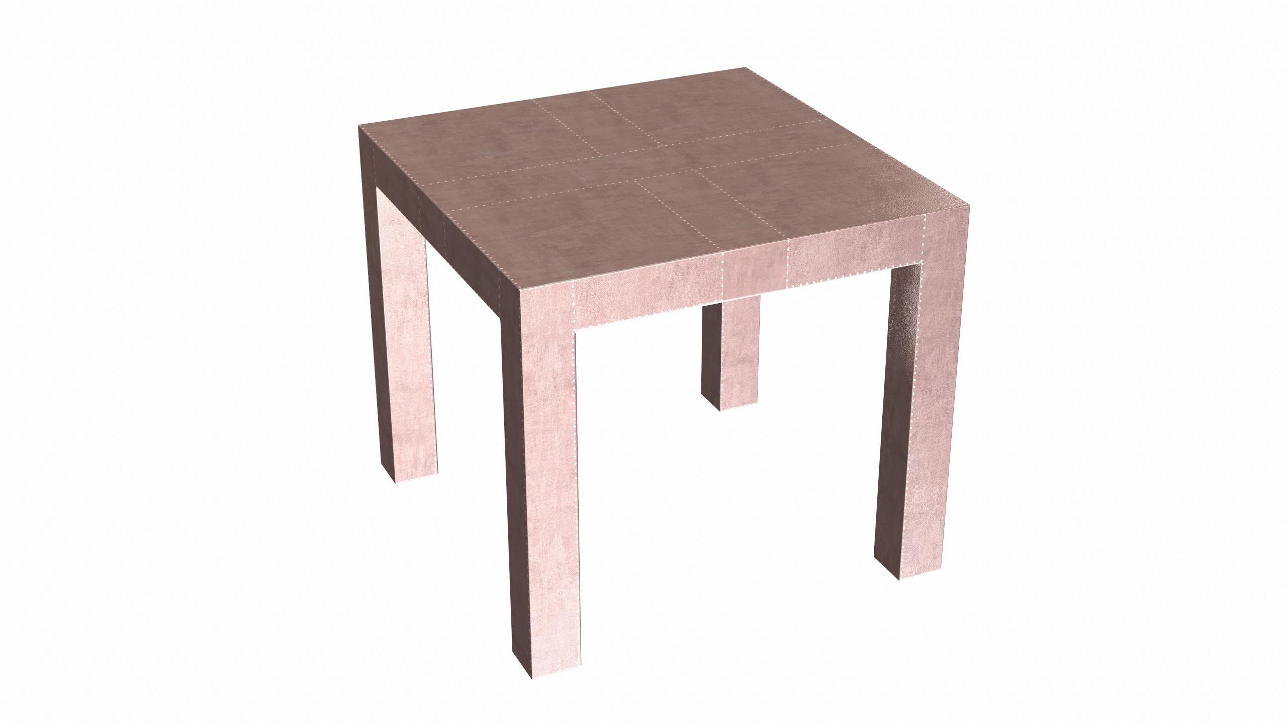 Américain Tables de ferme Art Déco carrée table à boire en cuivre martelé fin Louise en vente