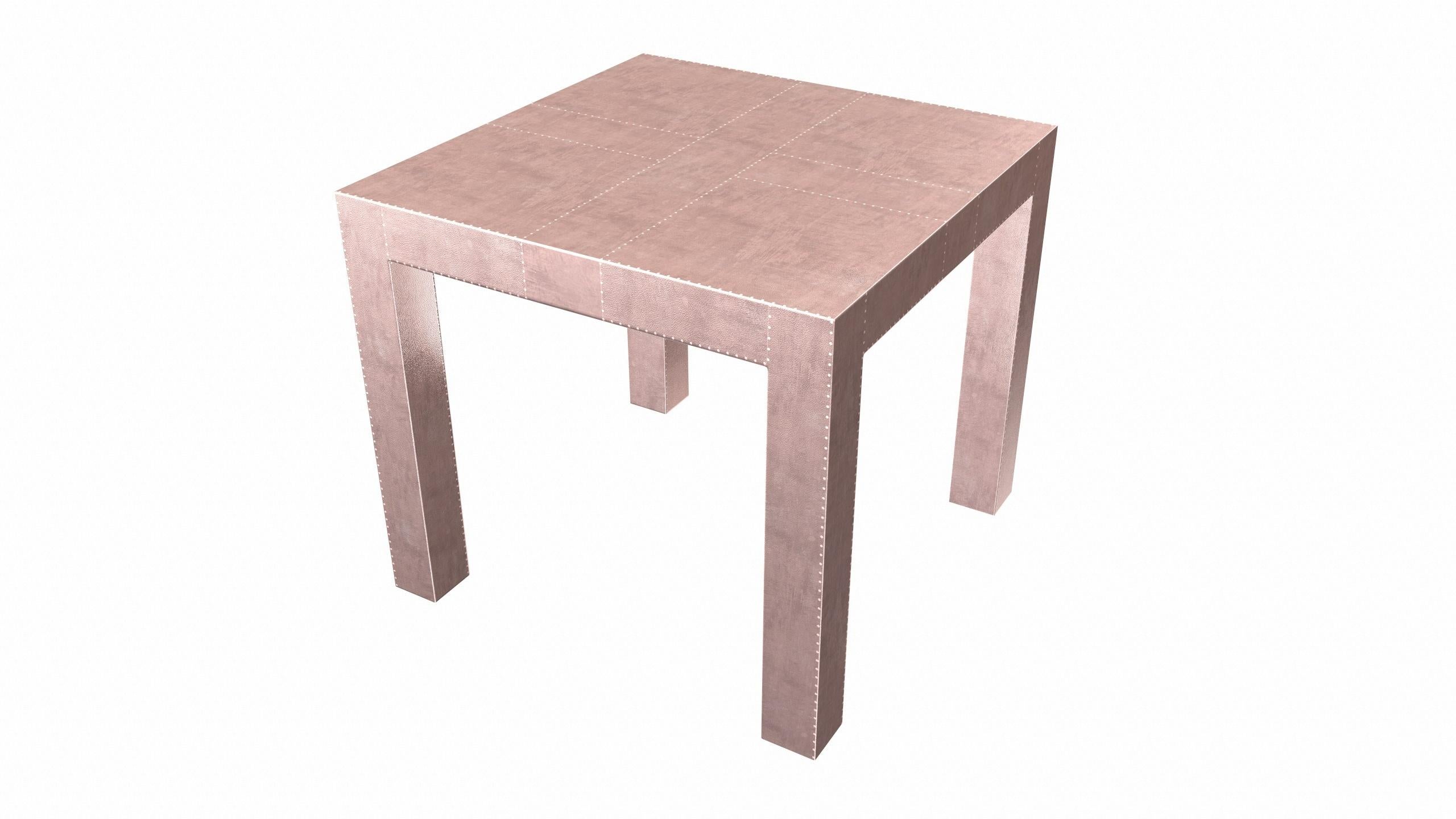 XXIe siècle et contemporain Tables de ferme Art Déco carrée table à boire en cuivre martelé fin Louise en vente