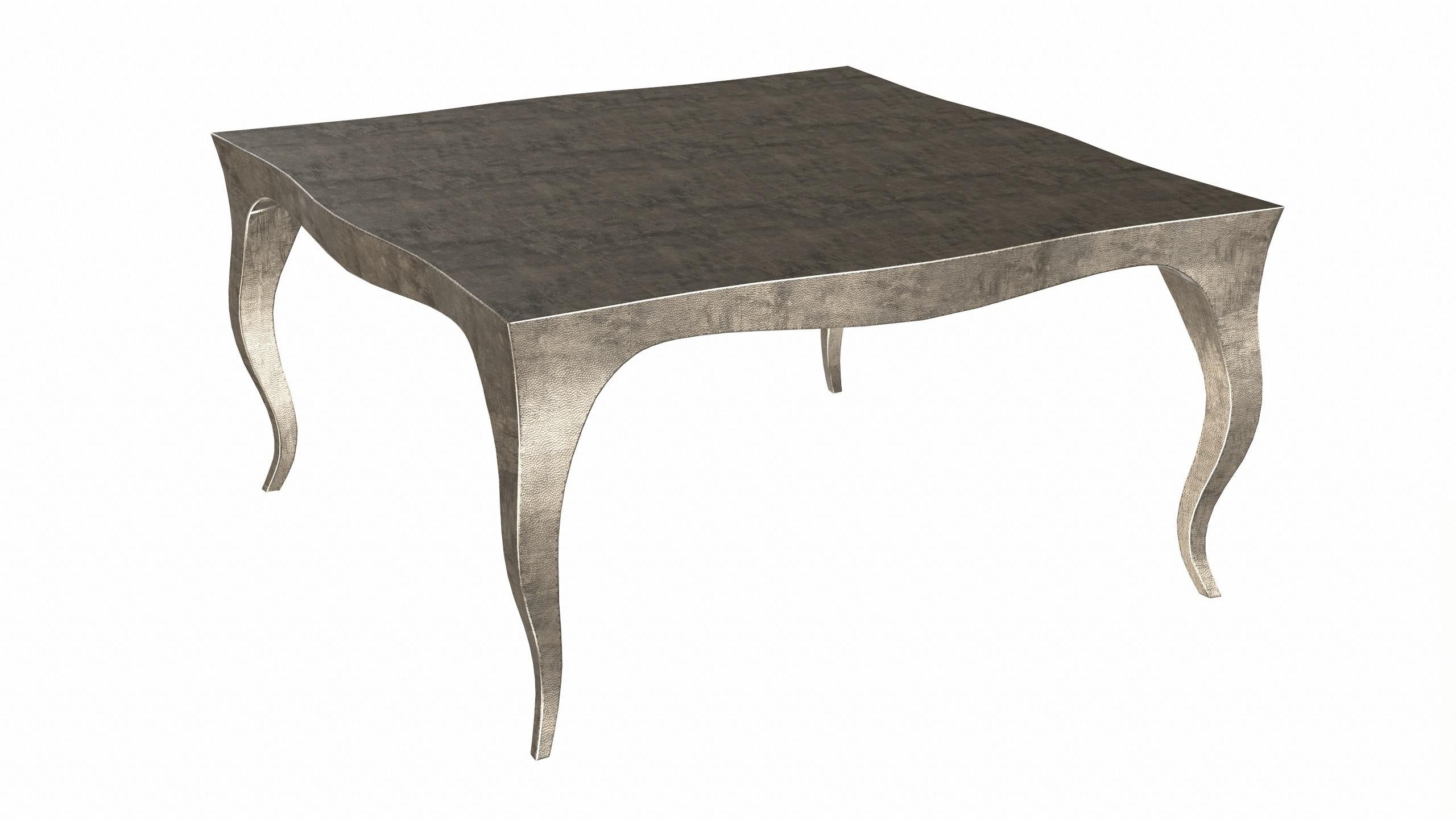 Intagliato a mano Louise Tavoli da gioco Art Deco Mid. Bronzo antico martellato18,5x18,5x10 pollici in vendita