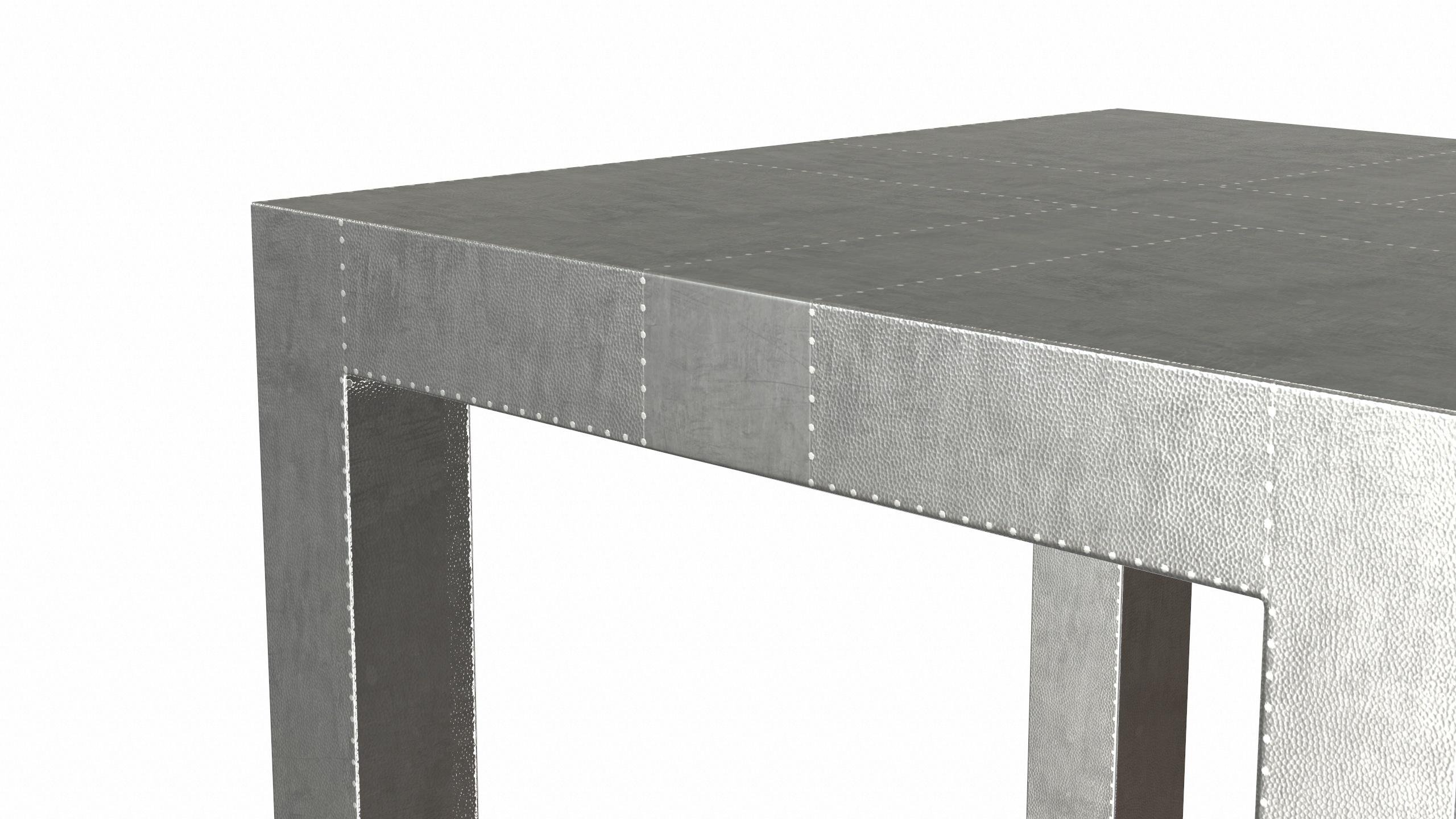 Métal Louise Art Deco Lowboys Square Drink Table Mid. Bronze blanc martelé en vente