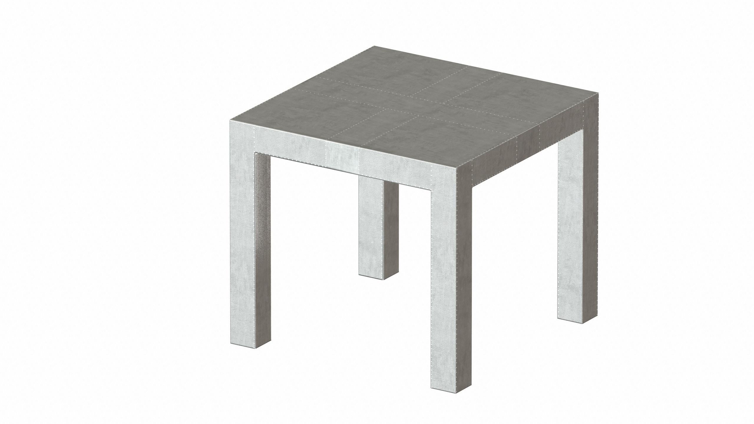 Louise Mesas auxiliares Art Decó Mesa cuadrada para bebidas Bronce blanco martillado fino Tallado a mano en venta