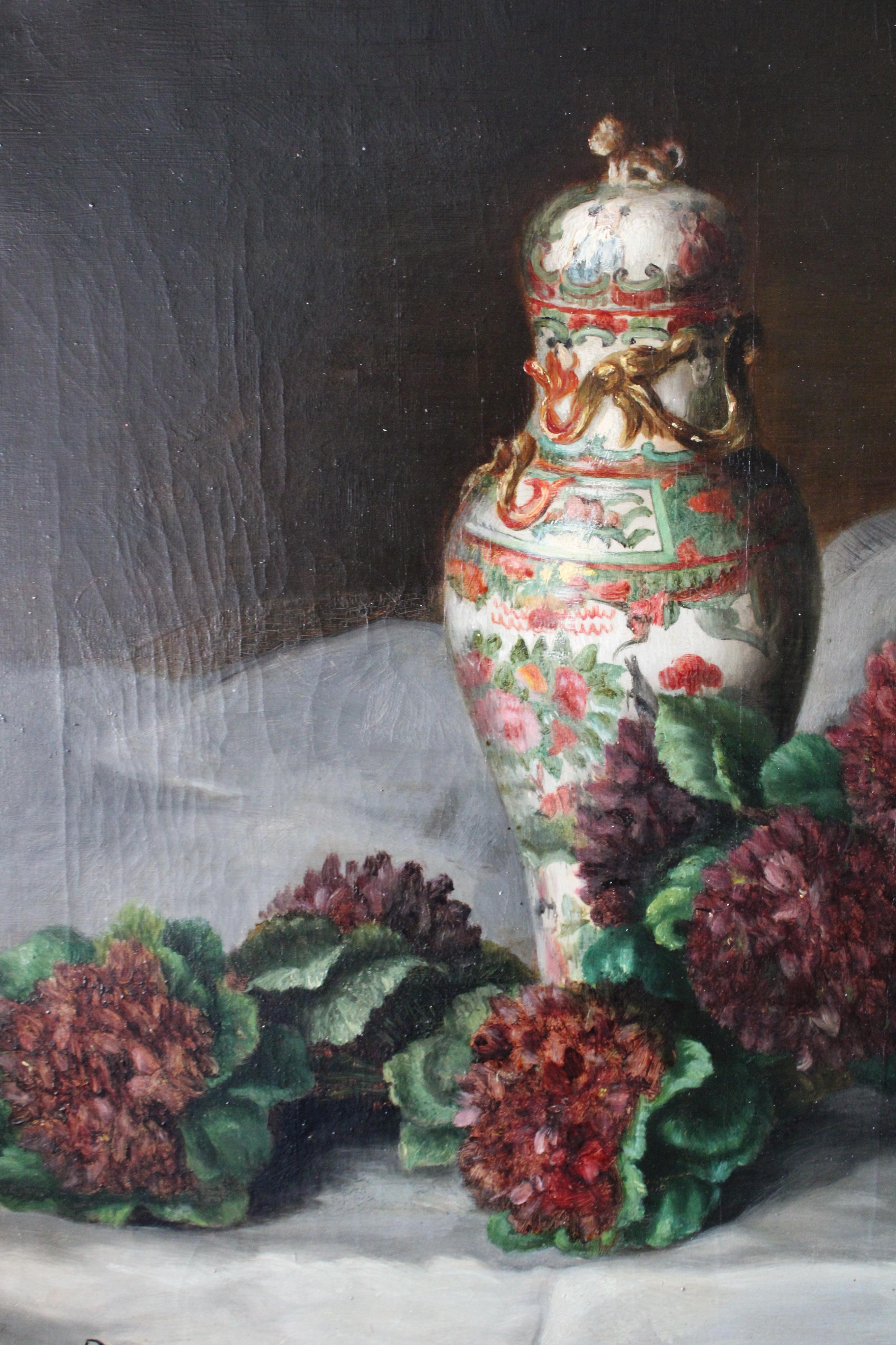 Antike Stillleben Ölgemälde in Originalrahmen Französisch Blumenstrauß 19. Jahrhundert Stillleben Ölgemälde von  Louise Bergerot-Roblastre (1836-1914).  Ein dunkles und stimmungsvolles altes Stilleben mit dekorativen Vasen und roten Hortensien in