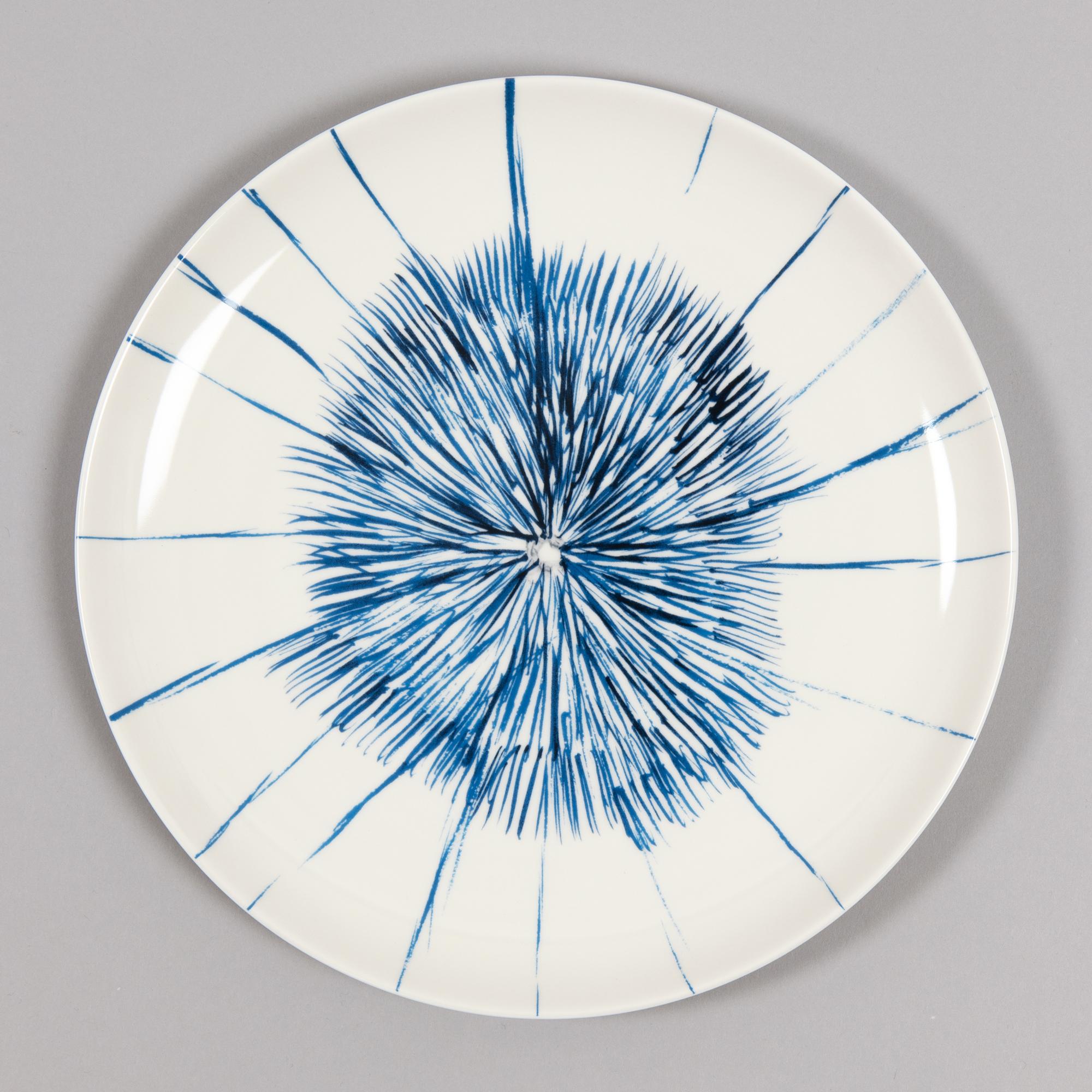 Louise Bourgeois, Je t'aime - Plato de porcelana de edición limitada, Arte abstracto en venta 5