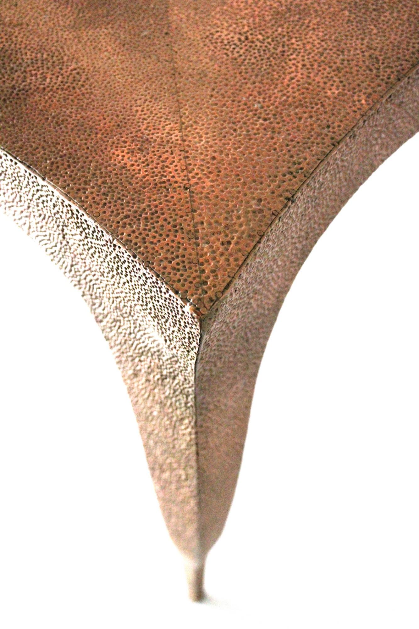 XXIe siècle et contemporain Table à cartes Louise en métal recouvert de teck fabriquée à la main en Inde par Paul Mathieu en vente