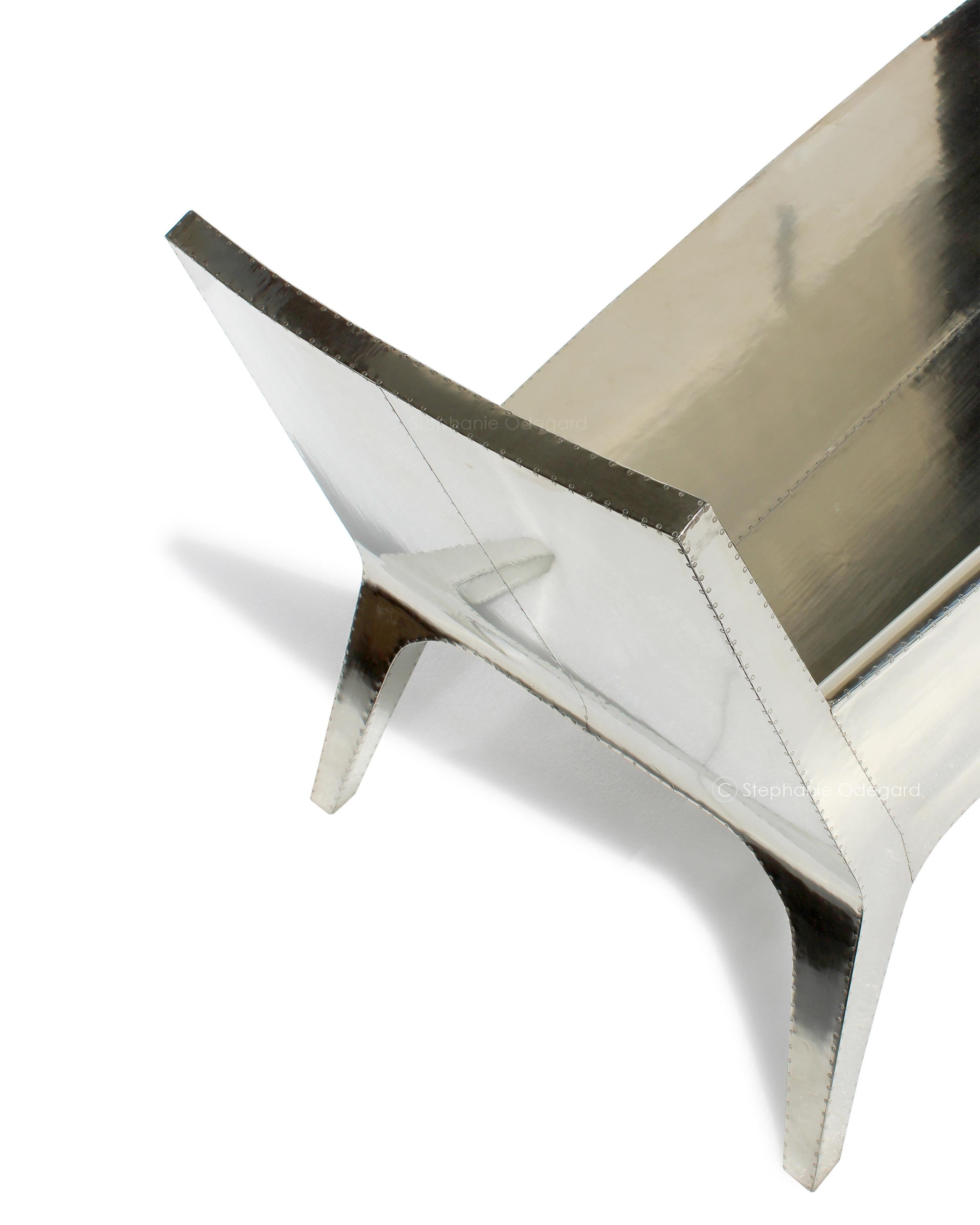 Chaise Louise in bronzo bianco su legno di teak realizzata a mano in India da Paul Mathieu. in vendita 2