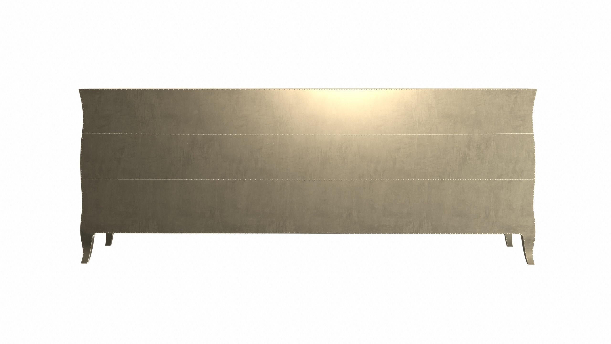 Credenza Louise Armadi Art Déco in ottone liscio di Paul Mathieu in vendita 1