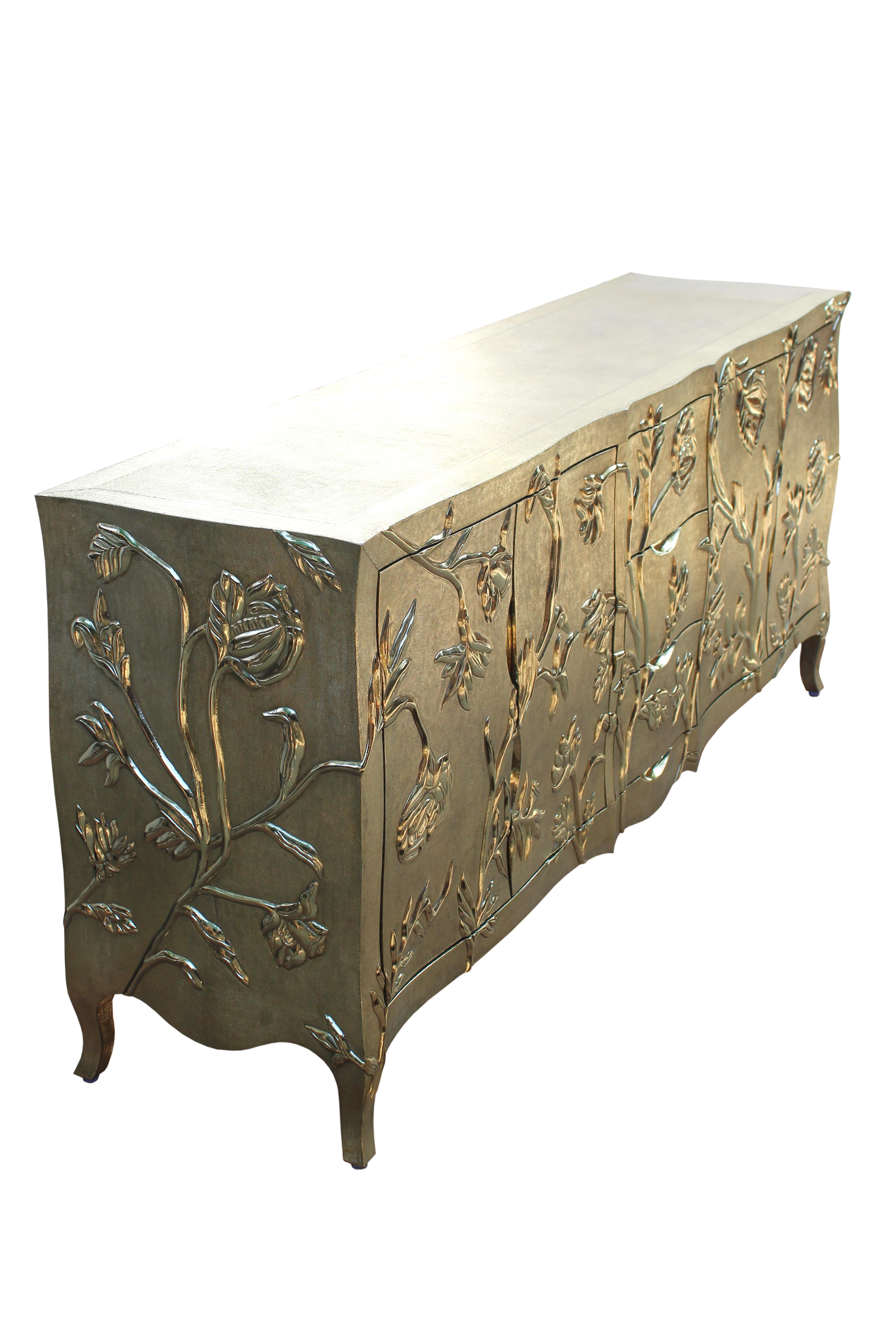 Louise Floral Art Deco Style Chest of Drawers Fine Hammered Brass  In New Condition For Sale In New York, NY