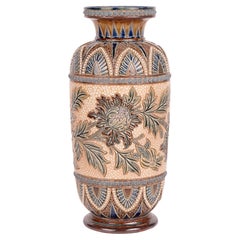 Louise J Davis Große Doulton Lambeth Vase mit Blumenmuster