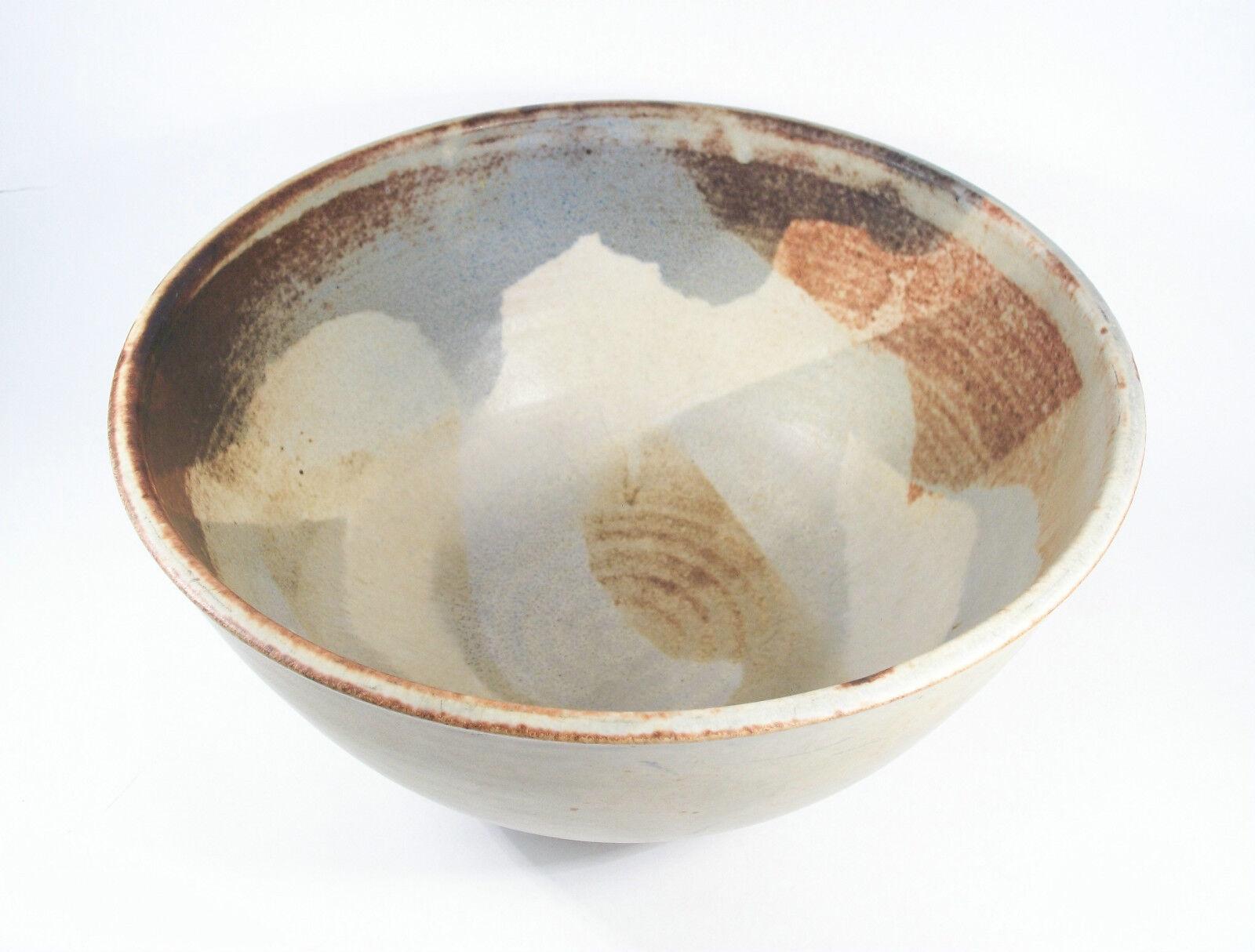 Louise Macnab, Large Studio Pottery Bowl, Splash Decorated, Canada, 20th C In Good Condition For Sale In Chatham, ON