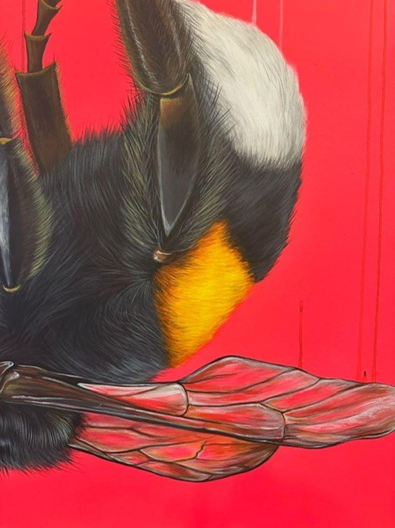 Opera d'arte originale, tecnica mista su tela.

Quadro di fauna selvatica contemporanea in rosa neon di grandi dimensioni con un'ape.

Le creazioni di Louise presentano la natura, gli animali e il regno celeste in splendide e fiammeggianti tonalità