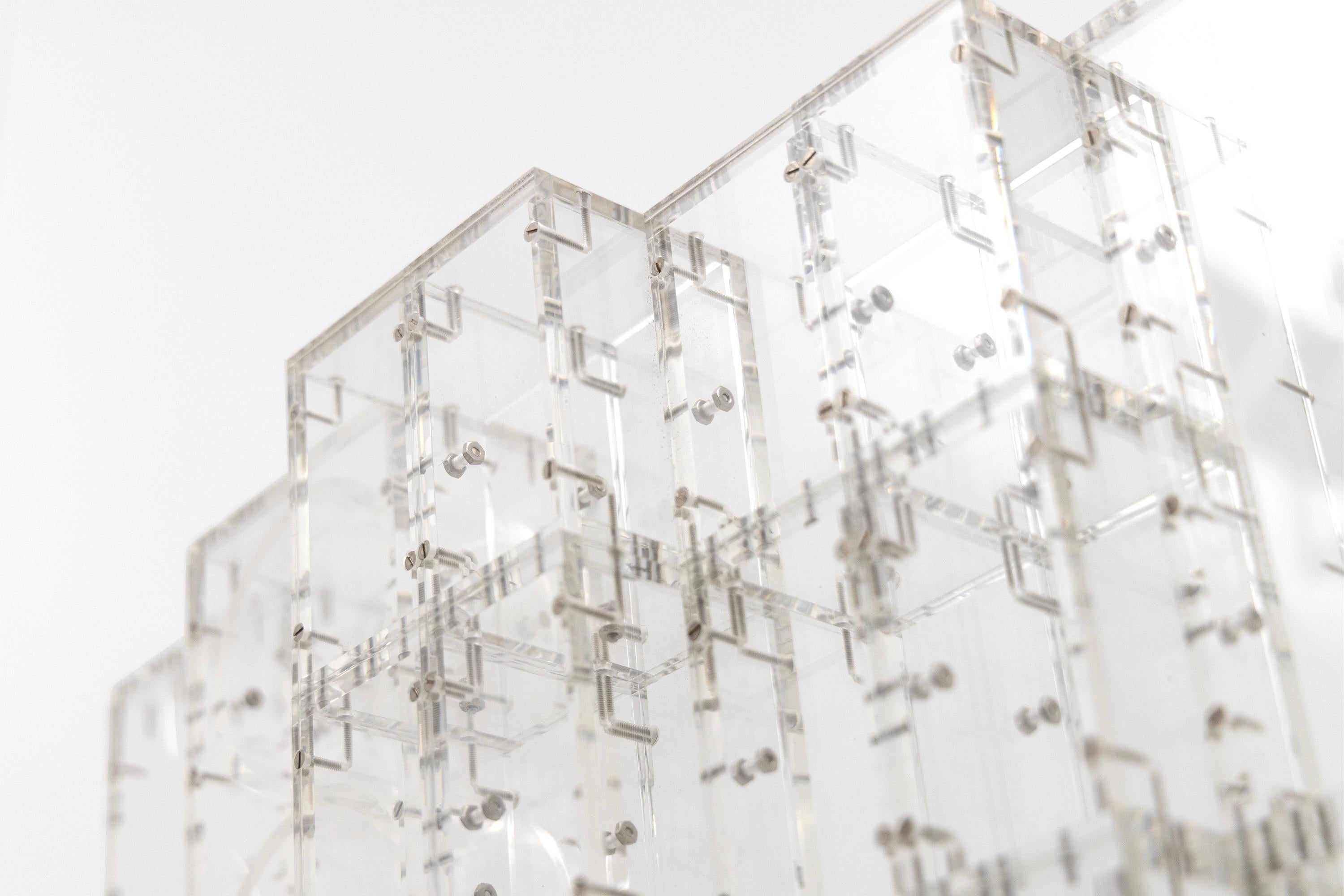 Serie Canadá - Abstract Sculpture Gris de Louise Nevelson