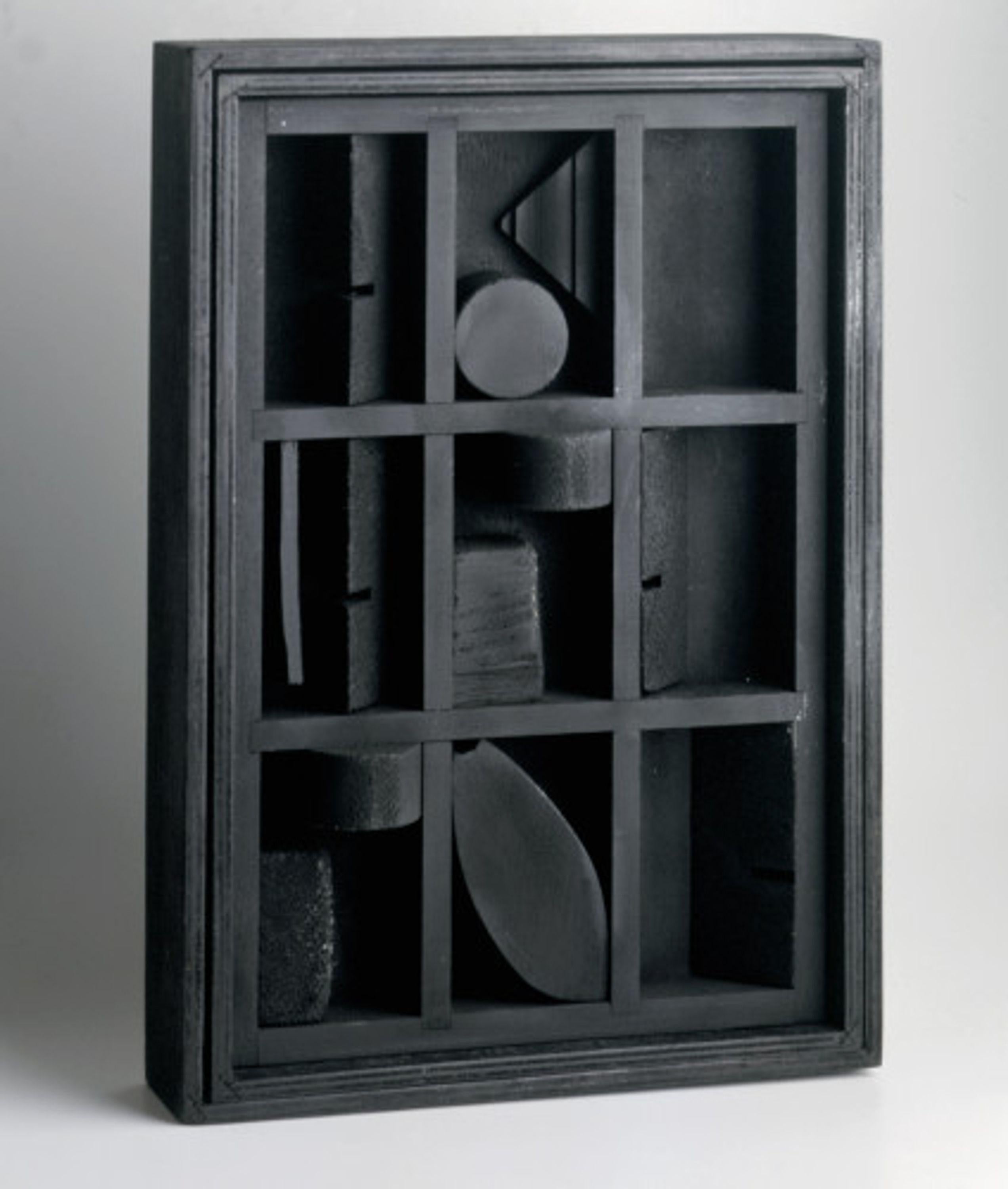 Winter chord - Sculpture by Louise Nevelson