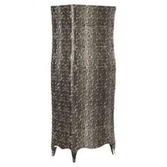 Armoires à pharmacie Louise Semainier en bronze antique lisse par Paul Mathieu