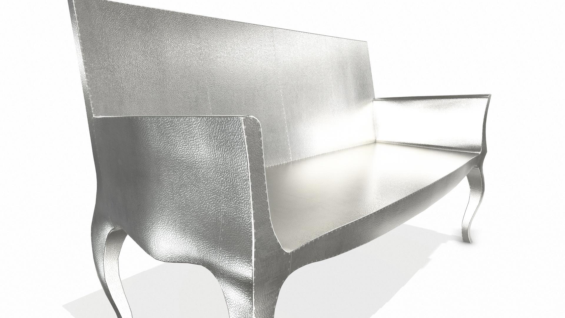 Metallo Louise Settee Canapè Art Deco in bronzo bianco finemente martellato di Paul Mathieu in vendita