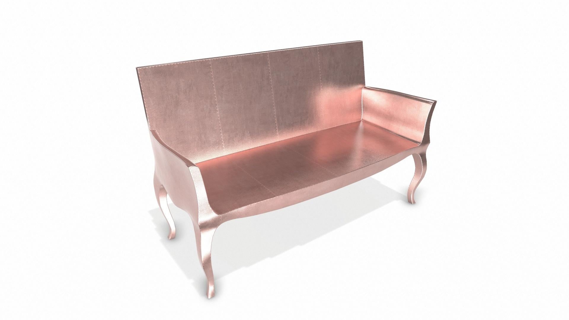 Louise Settee Art Deco Canapes in Mid. Rame martellato di Paul Mathieu in vendita 2
