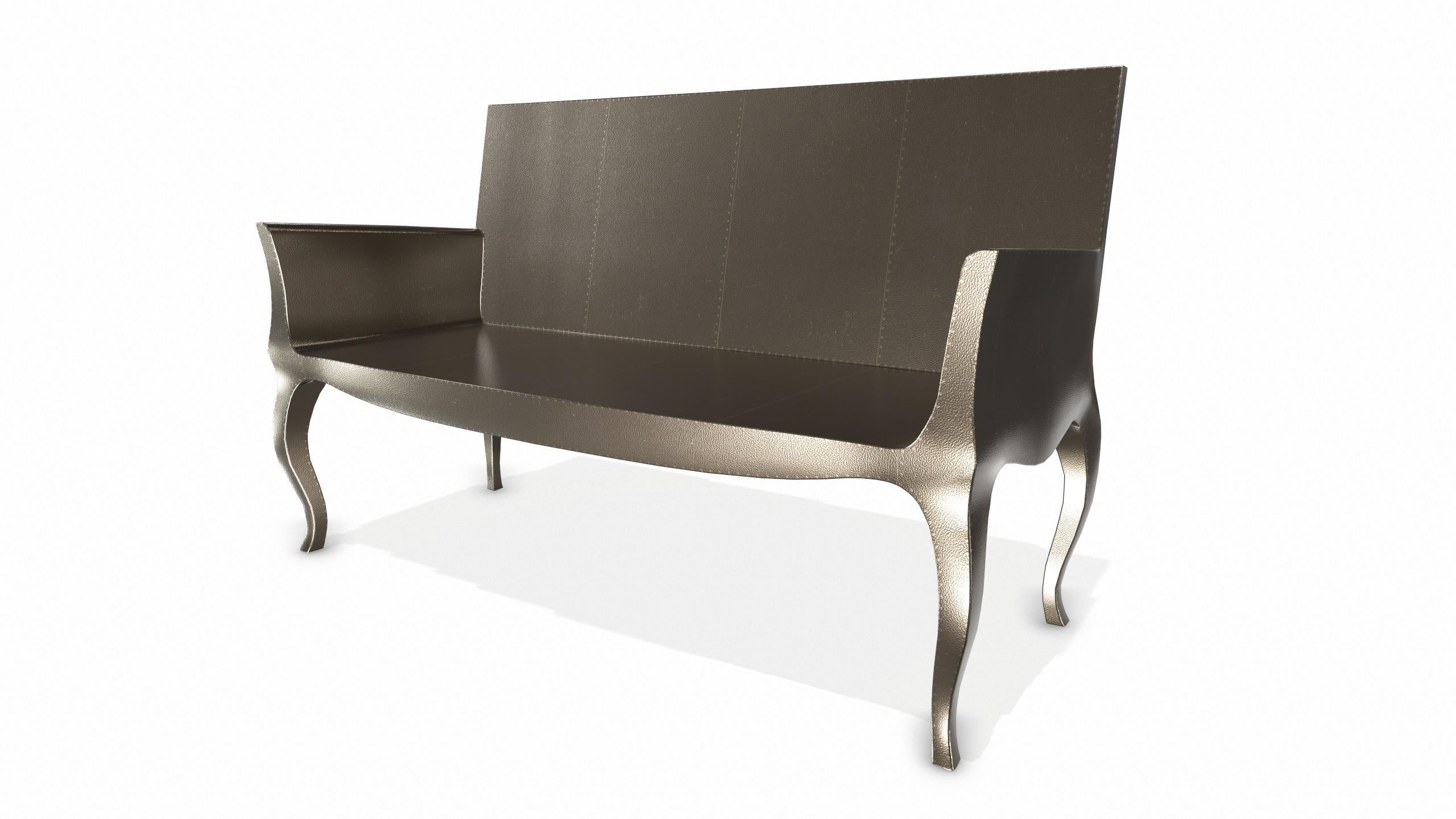 Américain Fauteuils Art Déco Louise Settee en bronze ancien martelé en vente