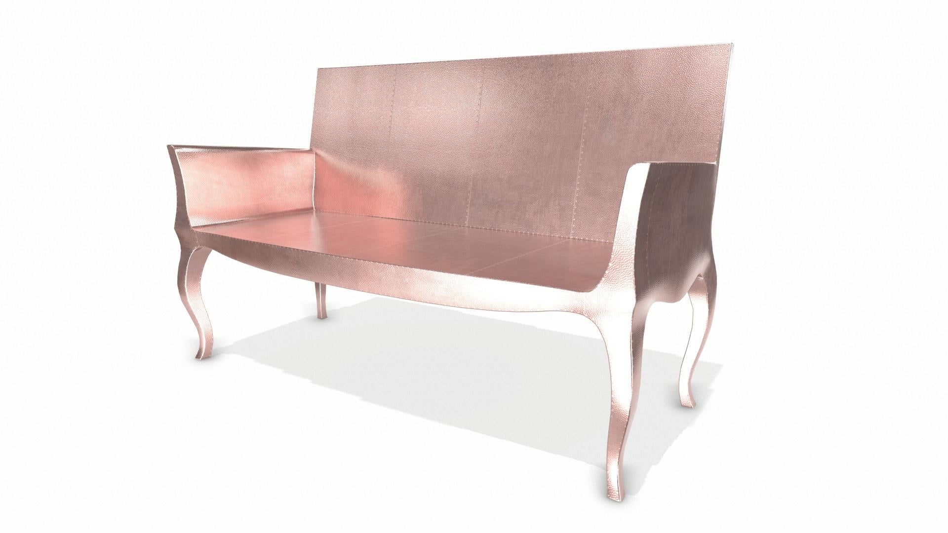 Americano Louise Settee Art Deco Settees in Mid. Rame martellato di Paul Mathieu in vendita