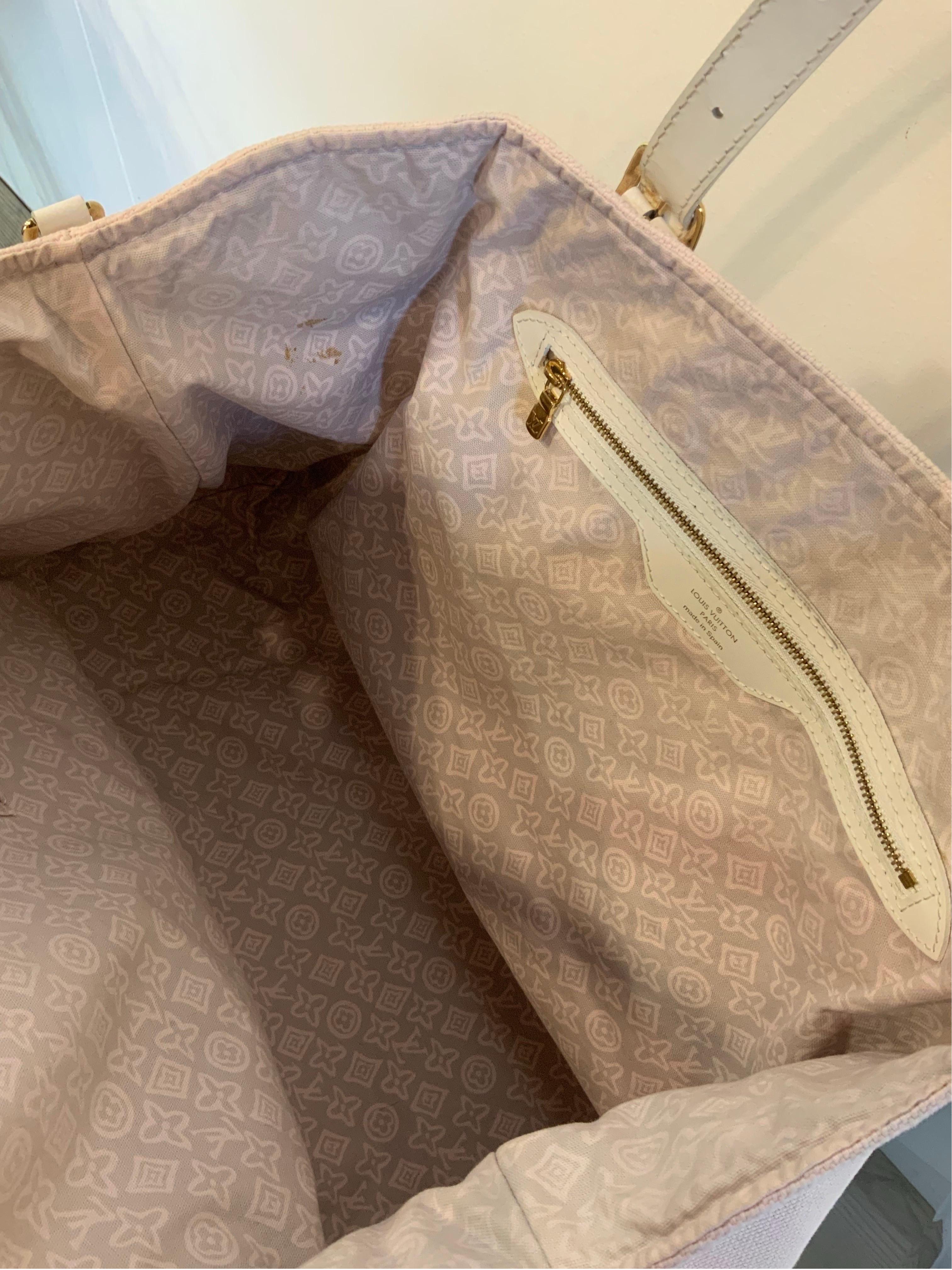 Louise Vuitton Cruise line Tahitienne pink Shoulder Bag For Sale 7