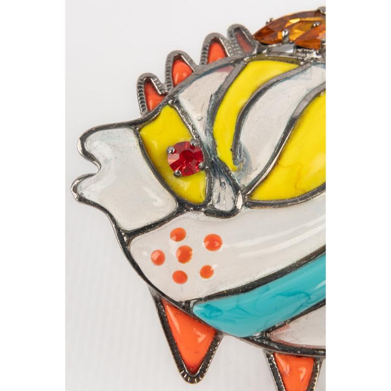 Loulou de la Falaise Broche de metal plateado 