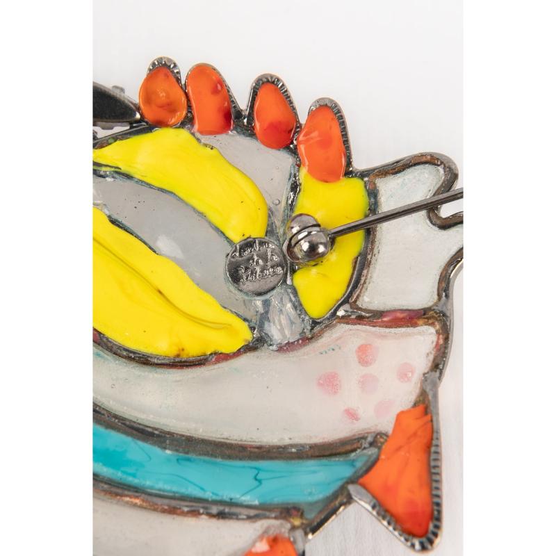Loulou de la Falaise Broche de metal plateado 