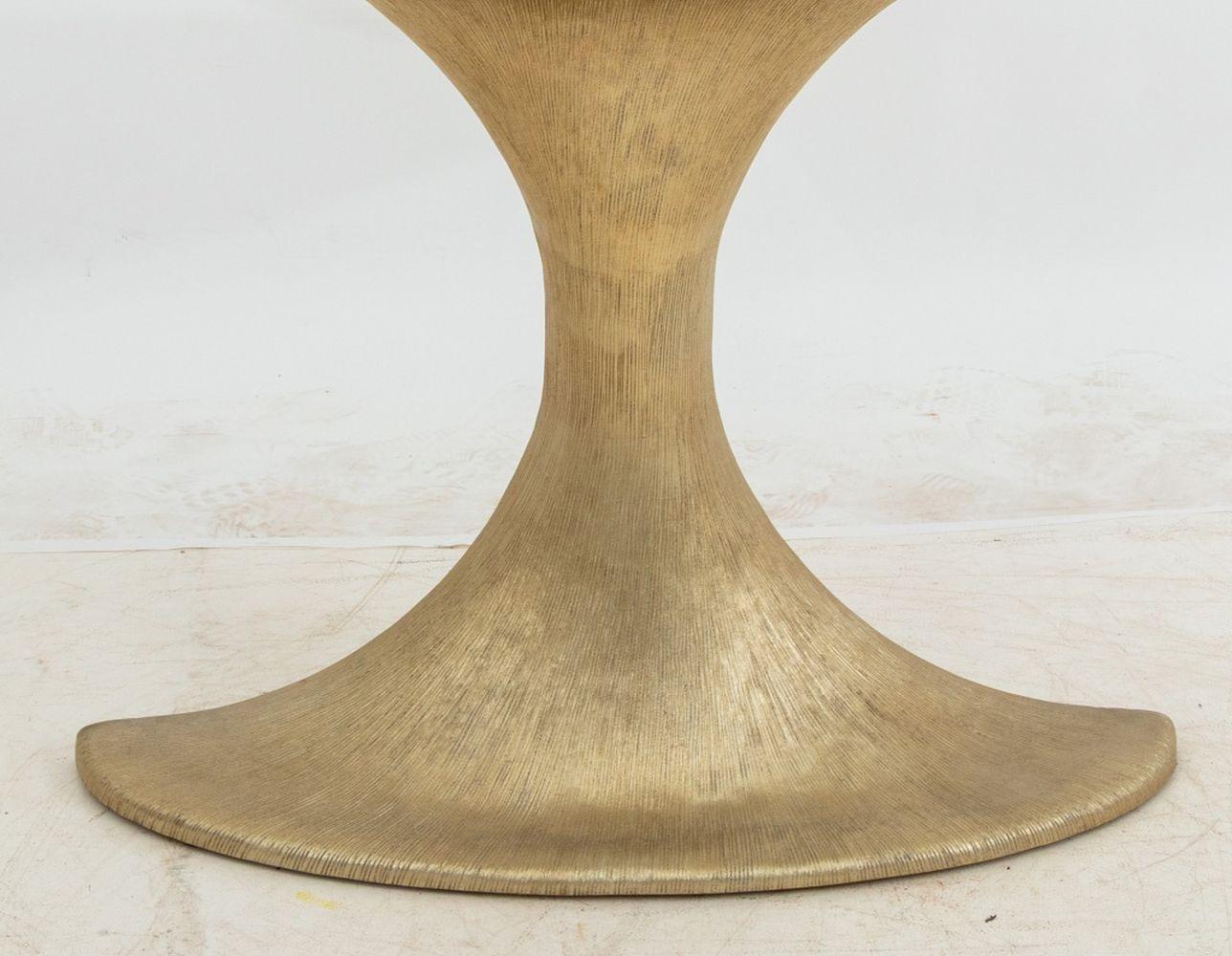 Console Demilune en aluminium moulé à dessus en quartzite Louna White, par Hickory White. 32.75