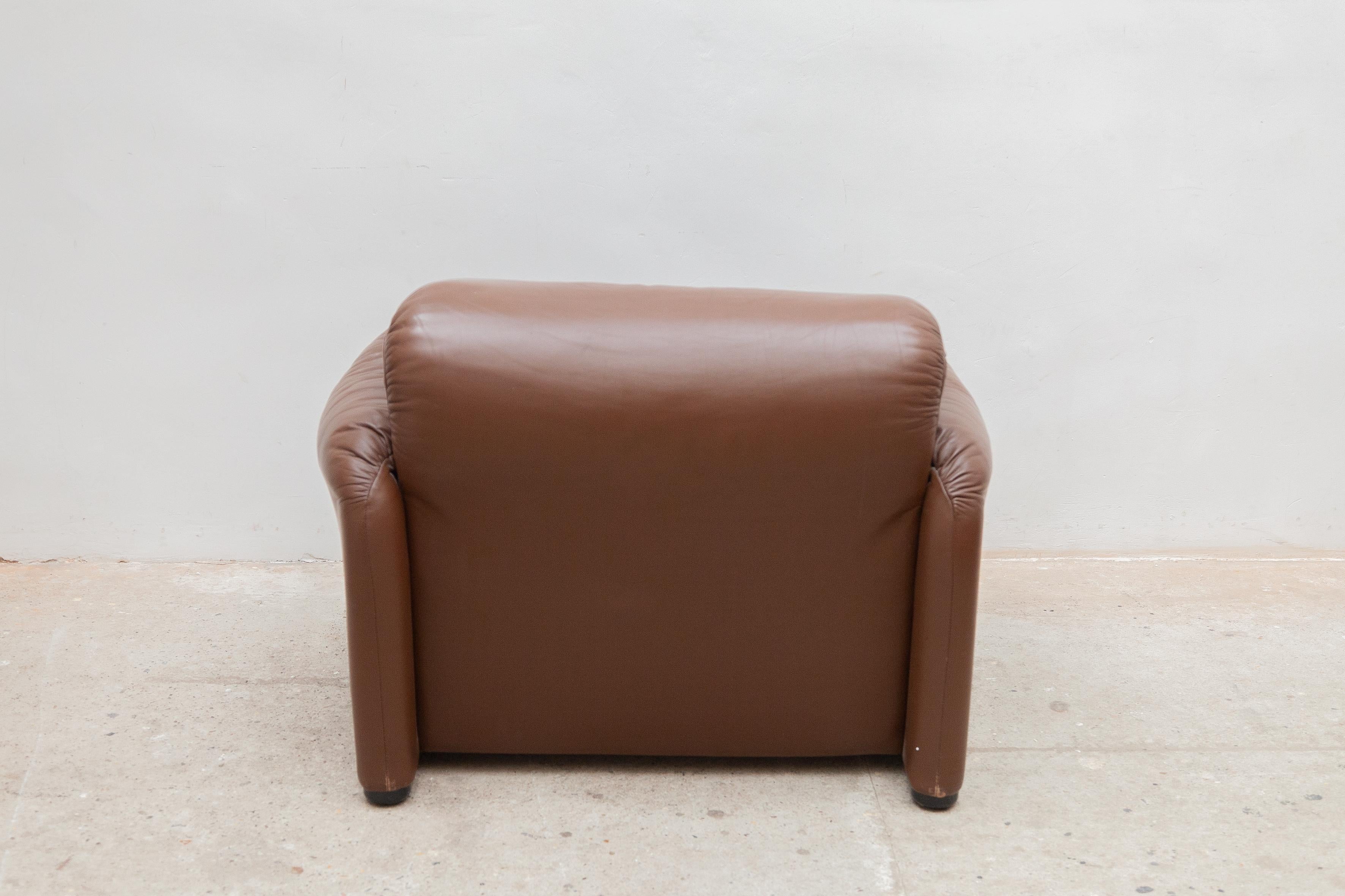 Leather Lounge Arm Chair Model 