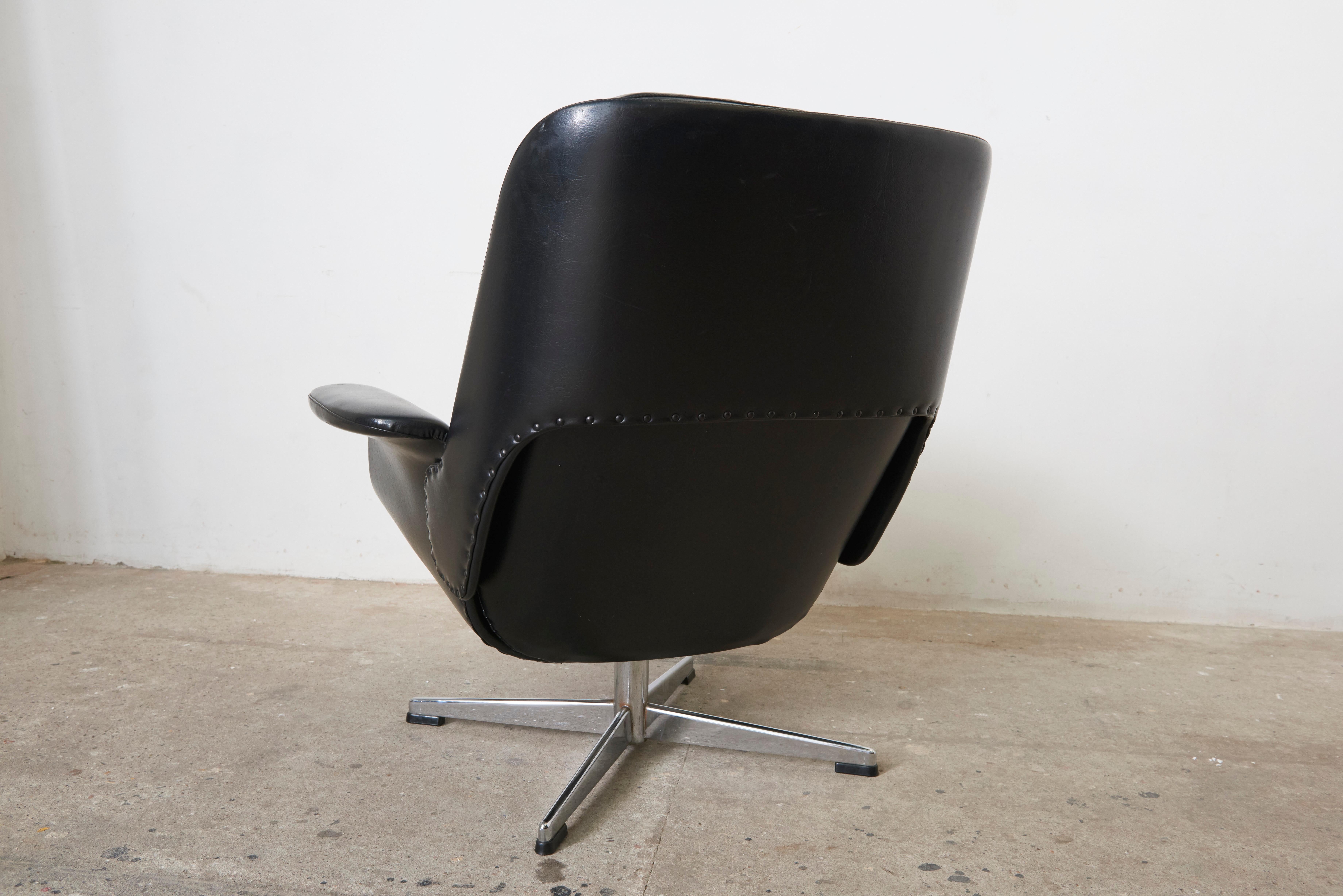 Lounge Armchair with Foot Stool Designed by Olli Borg for ASKO, 1964 In Good Condition In Antwerp, BE