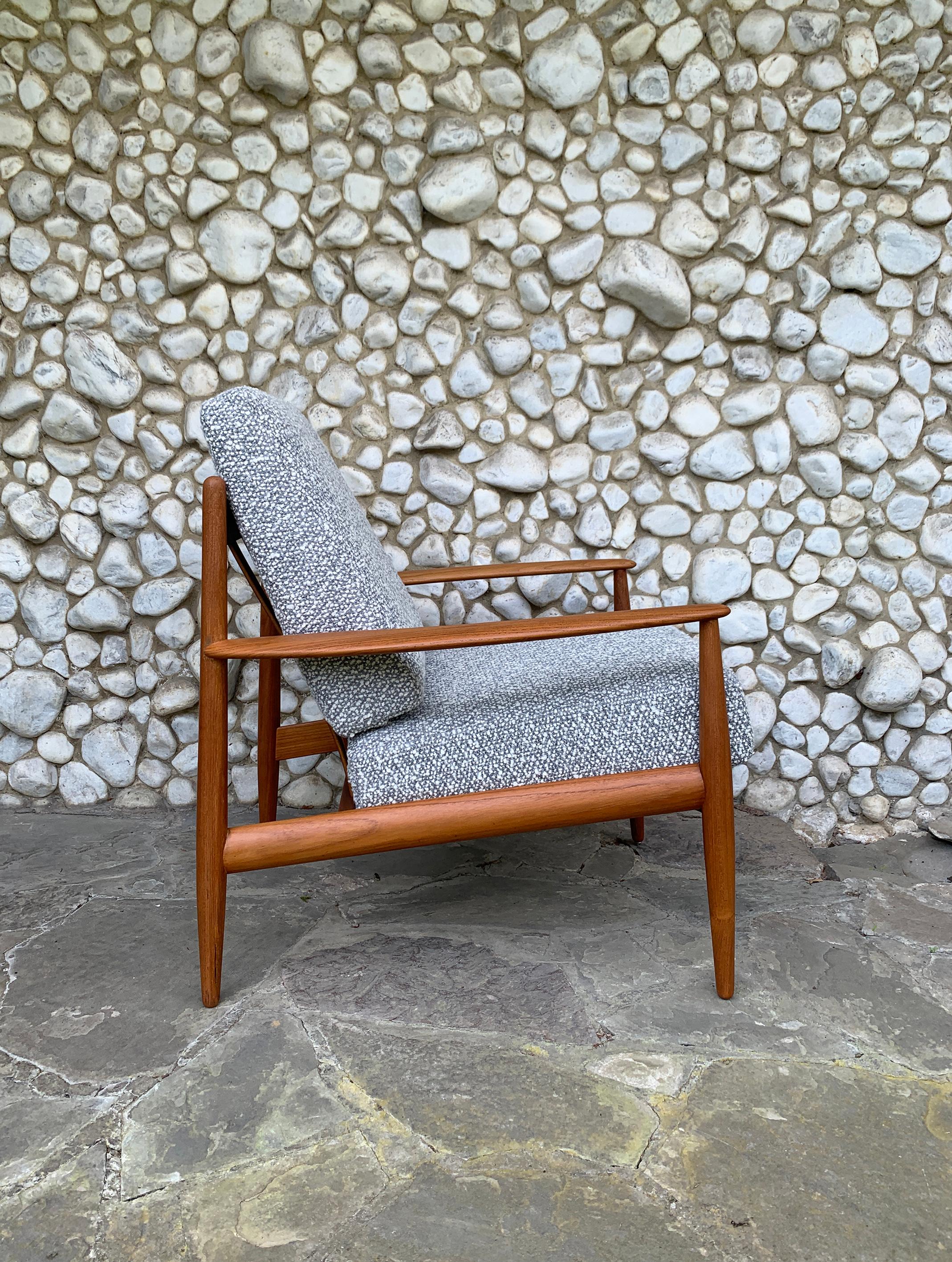 Lounge Chair 118 in Teak & Bouclé by Grete Jalk for France & Son, Denmark For Sale 1