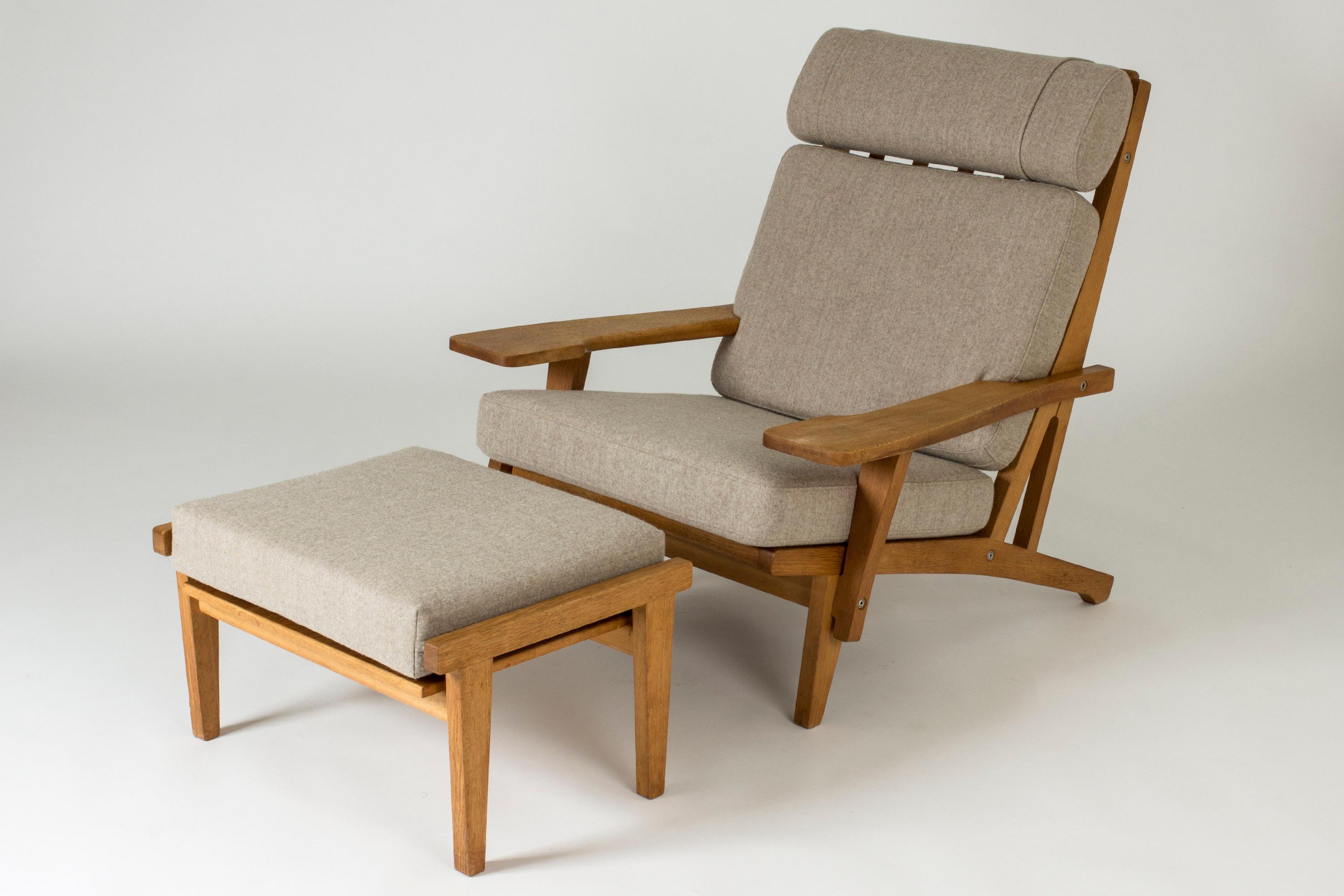 Scandinavian Modern Lounge Chair and Footstool by Hans J. Wegner, GETAMA, Denmark, 1970s