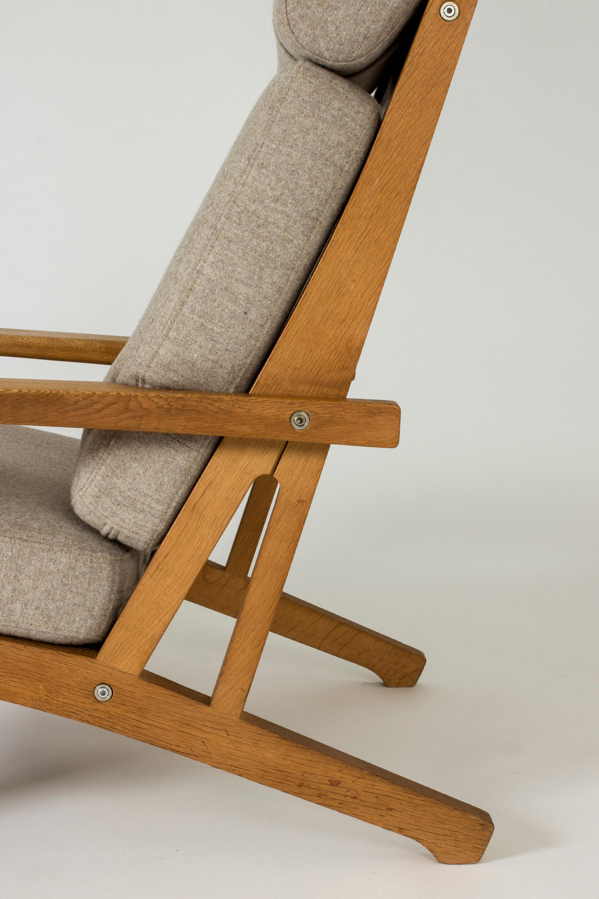 Late 20th Century Lounge Chair and Footstool by Hans J. Wegner, GETAMA, Denmark, 1970s