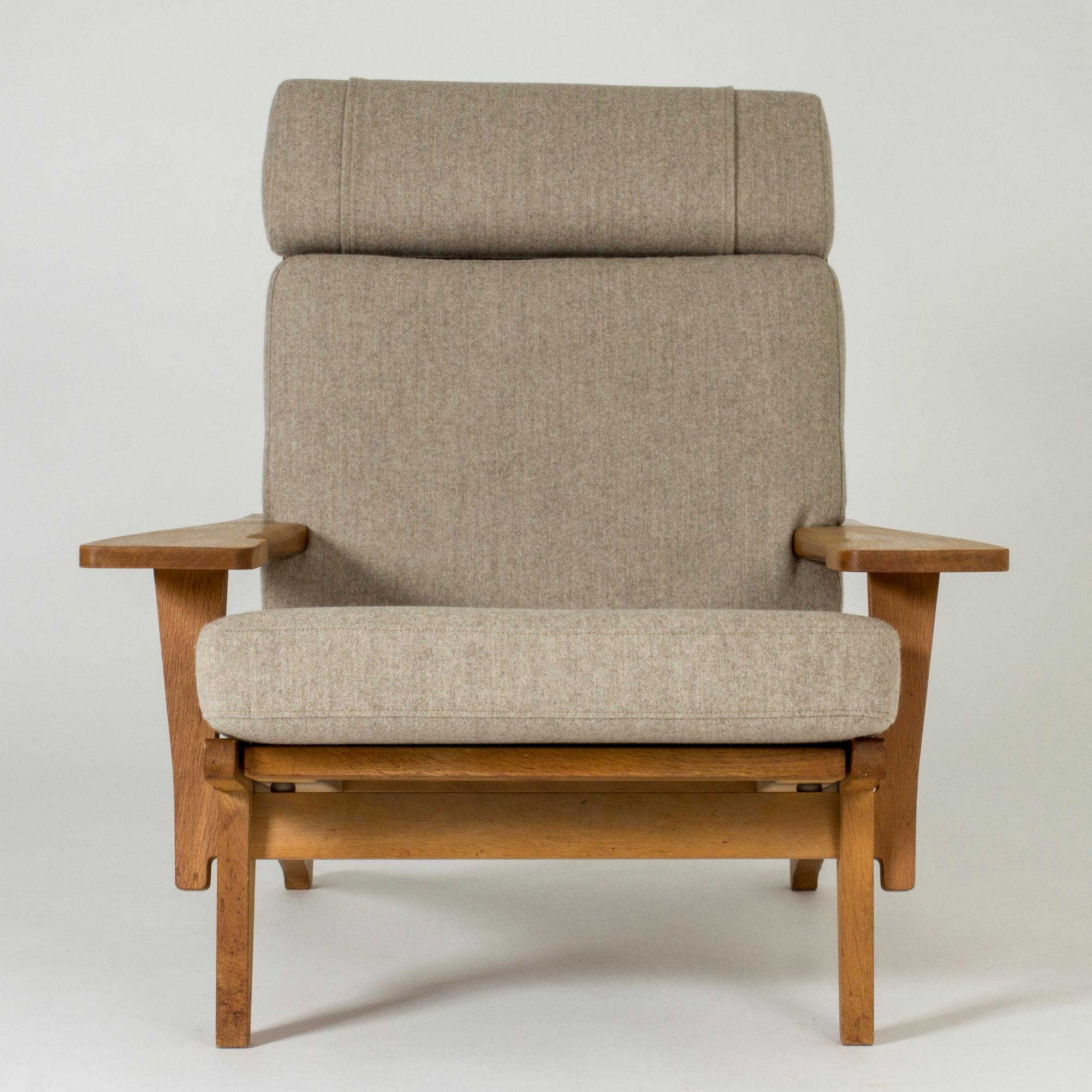 Oak Lounge Chair and Footstool by Hans J. Wegner, GETAMA, Denmark, 1970s
