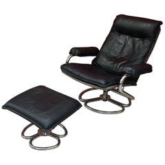 Retro Lounge Chair and His Ottoman, in Chrome Metal and Leather, circa 1970