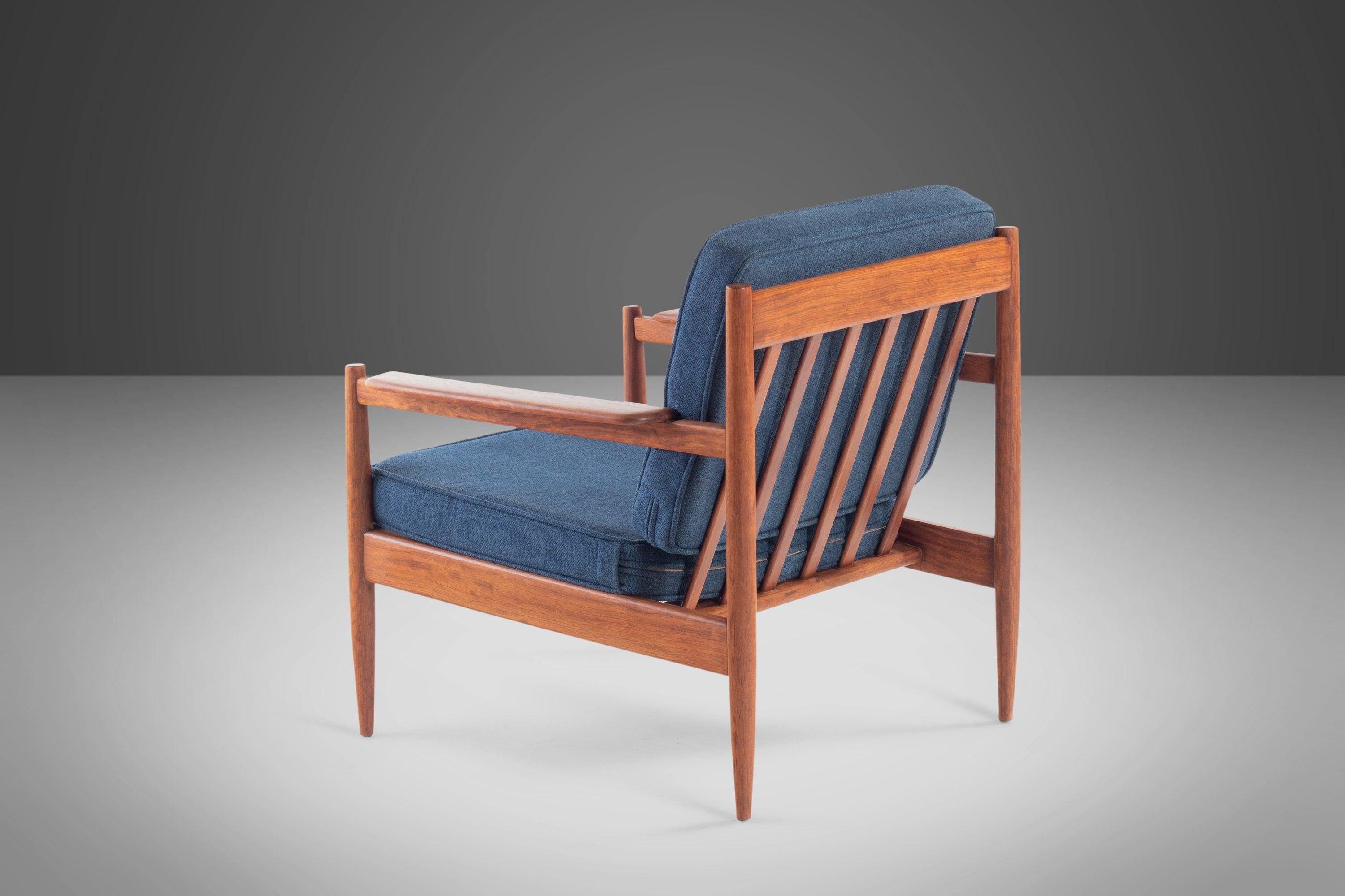 Milieu du XXe siècle Fauteuil de salon et pouf moderne danois en teck attribués à Arne Vodder, vers les années 1960 en vente