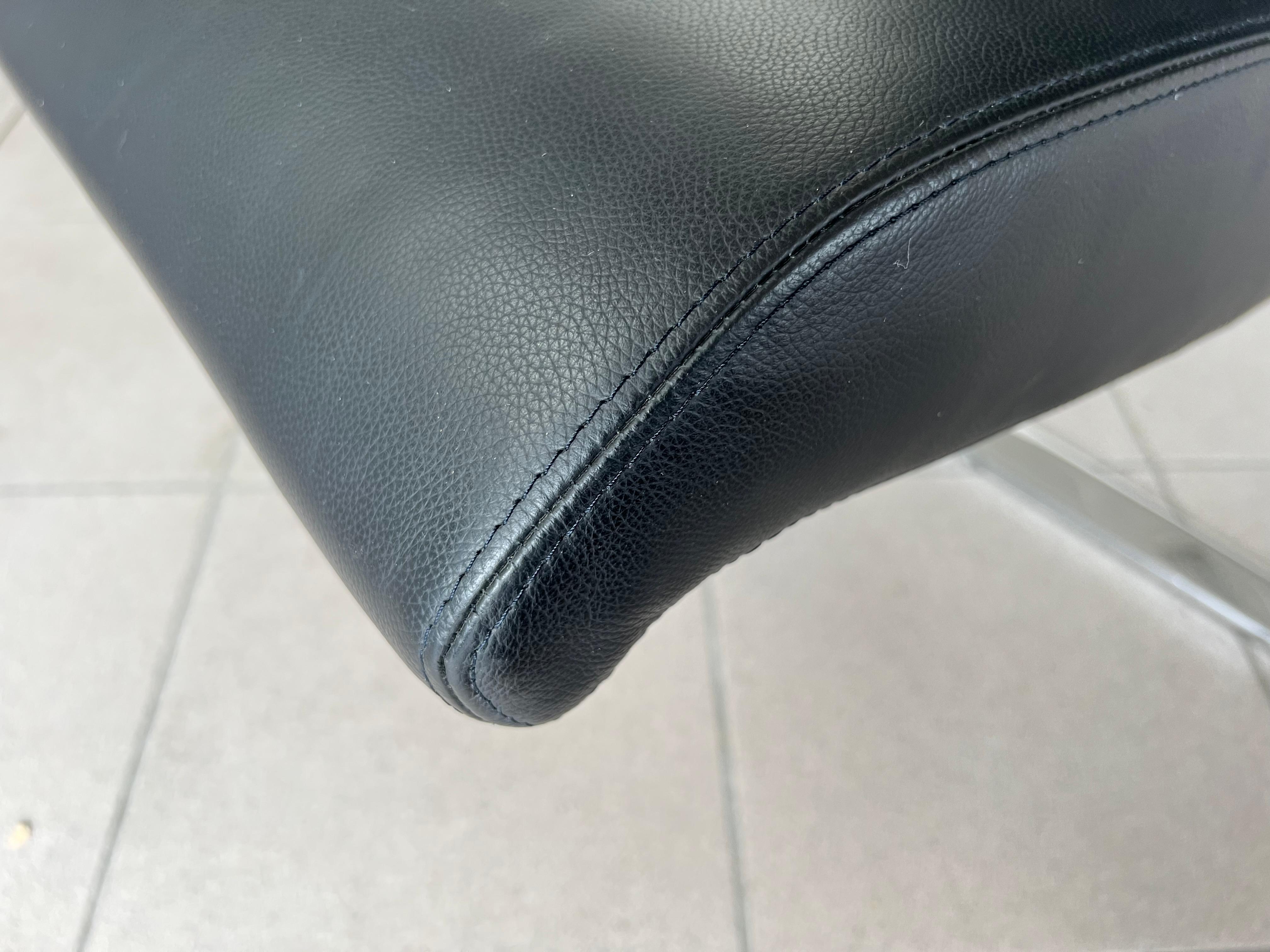 Fauteuil de salon et pouf de Christian Werner pour Ligne Roset en vente 1