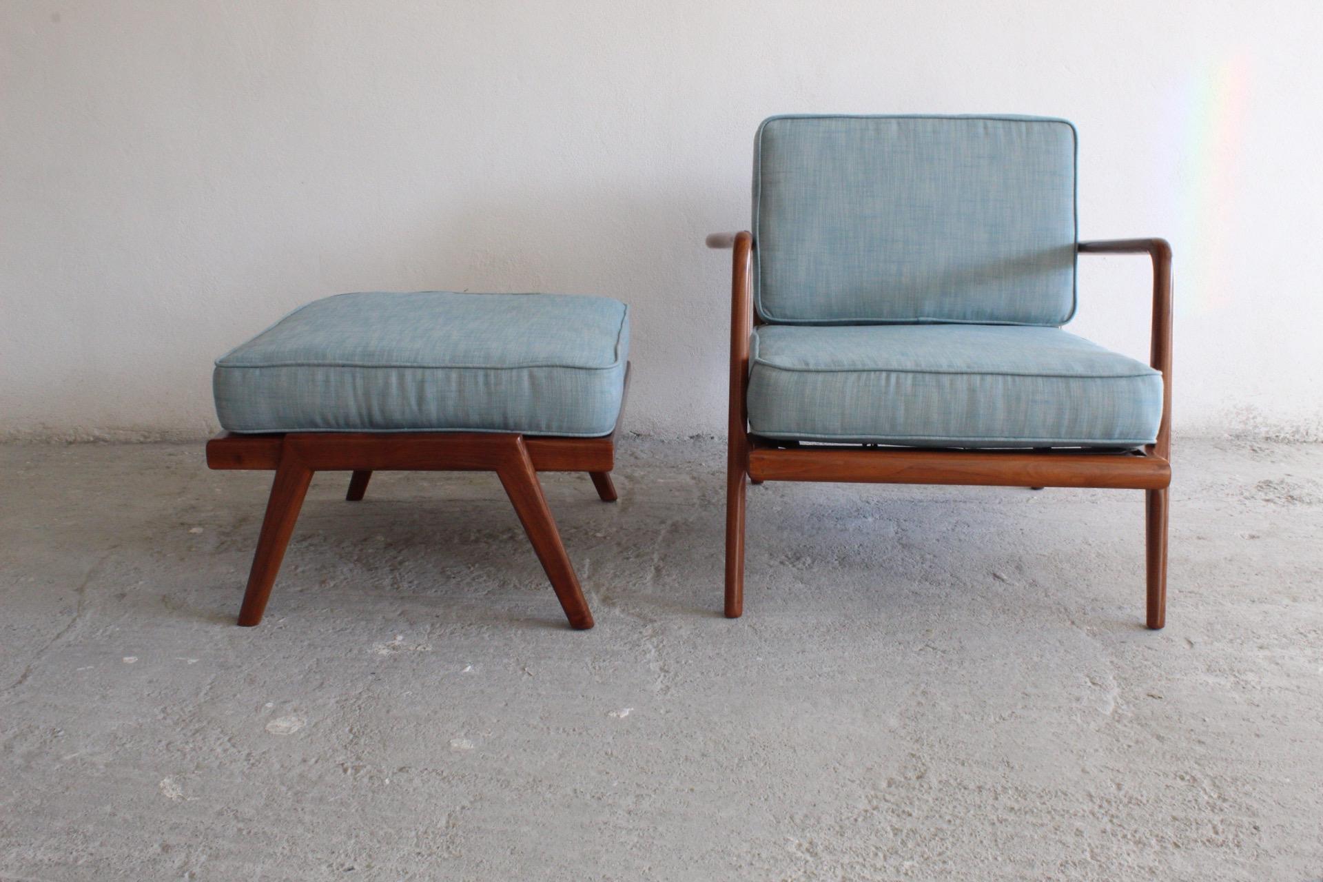 Mid-Century Modern Lounge Chair and Ottoman by Mel Smilow for Smilow-Thielle For Sale
