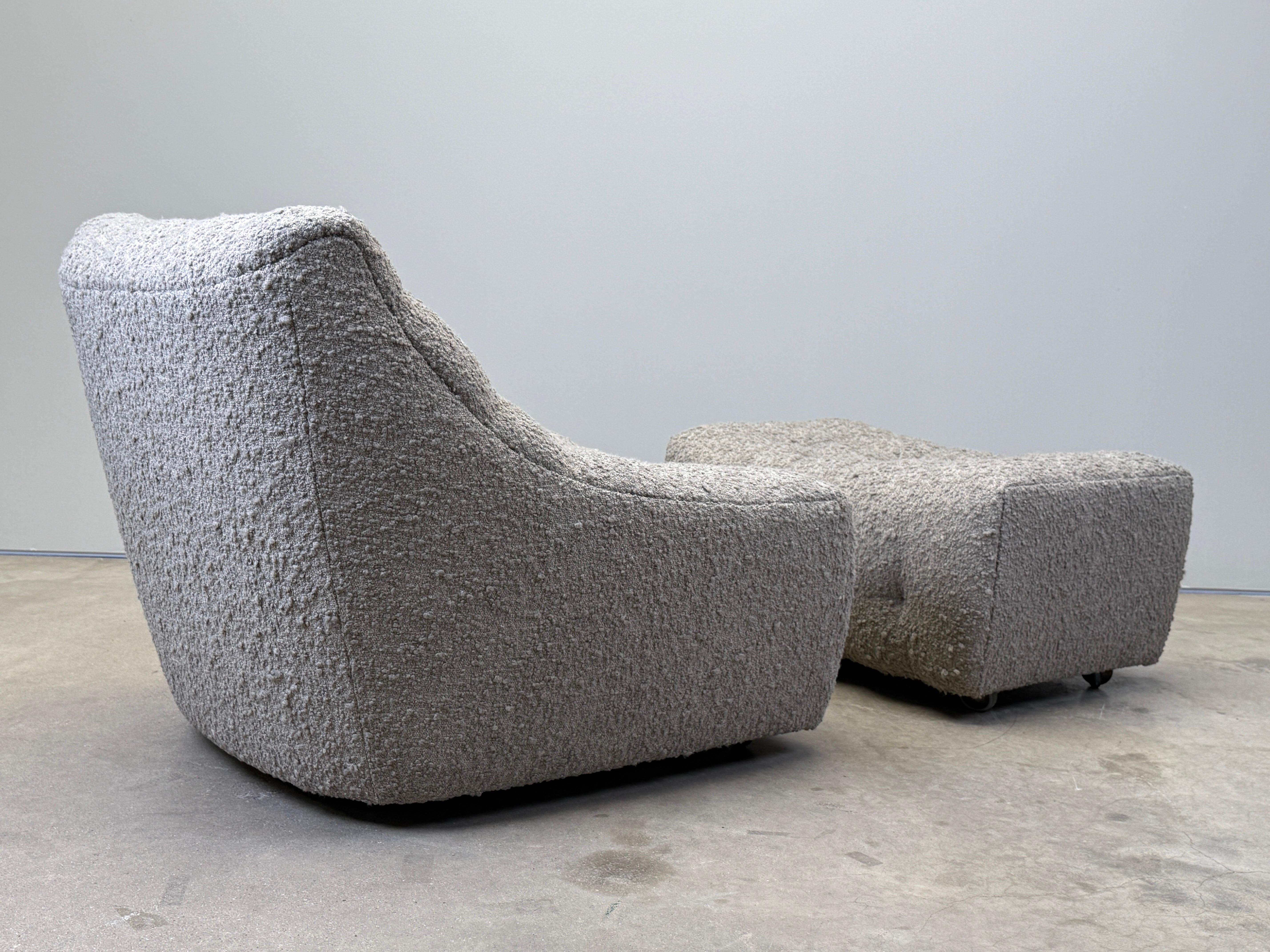 Lounge Chair and Ottoman by Milo Baughman For Sale 10