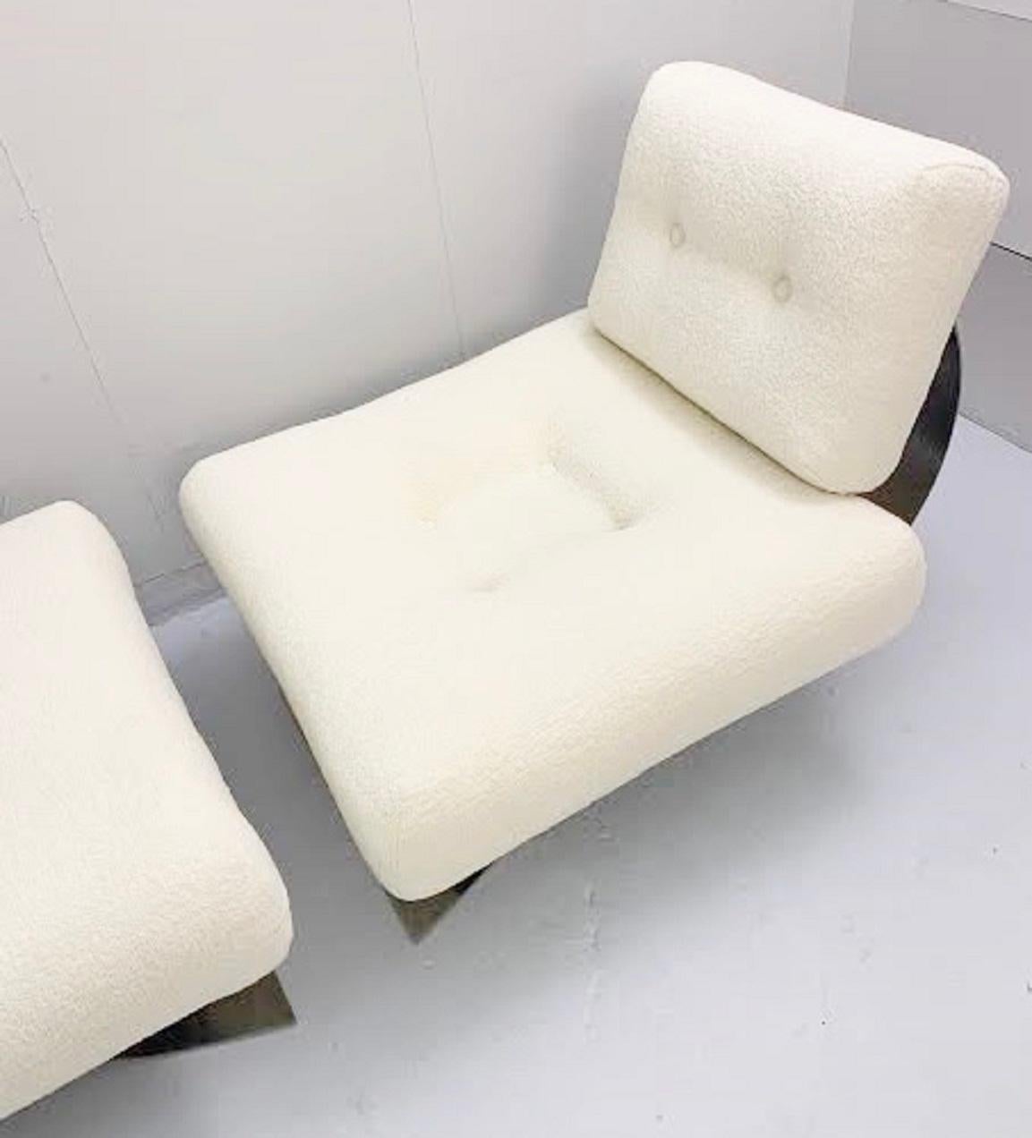 Lounge chair and ottoman by Oscar Niemeyer for Mobilier International, 1975.Lounge chair and ottoman by Oscar Niemeyer for Mobilier International, 1975.