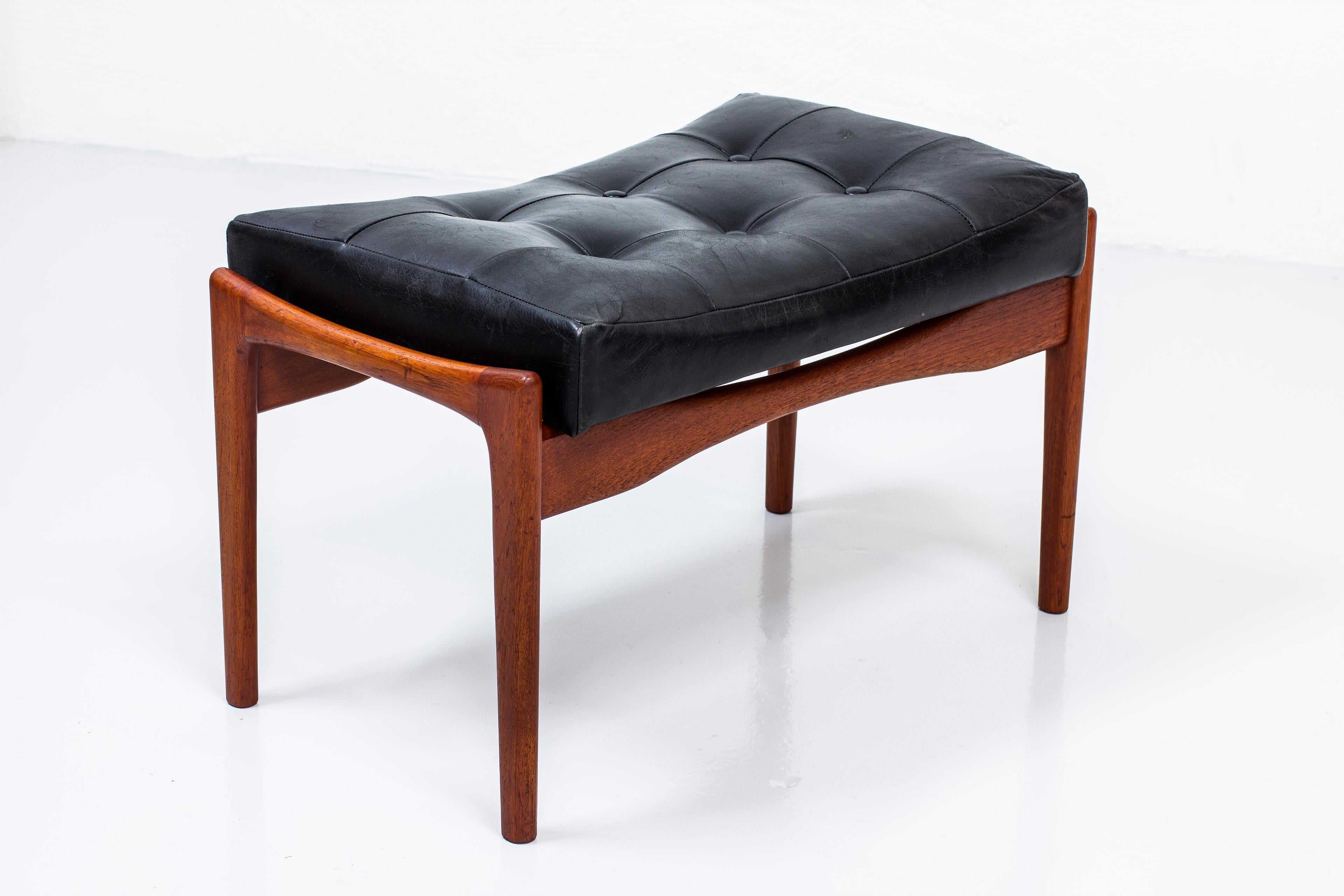 Lounge Chair and Ottoman in Teak by Ib Kofod-Larsen, Danish Modern, 1950s 7