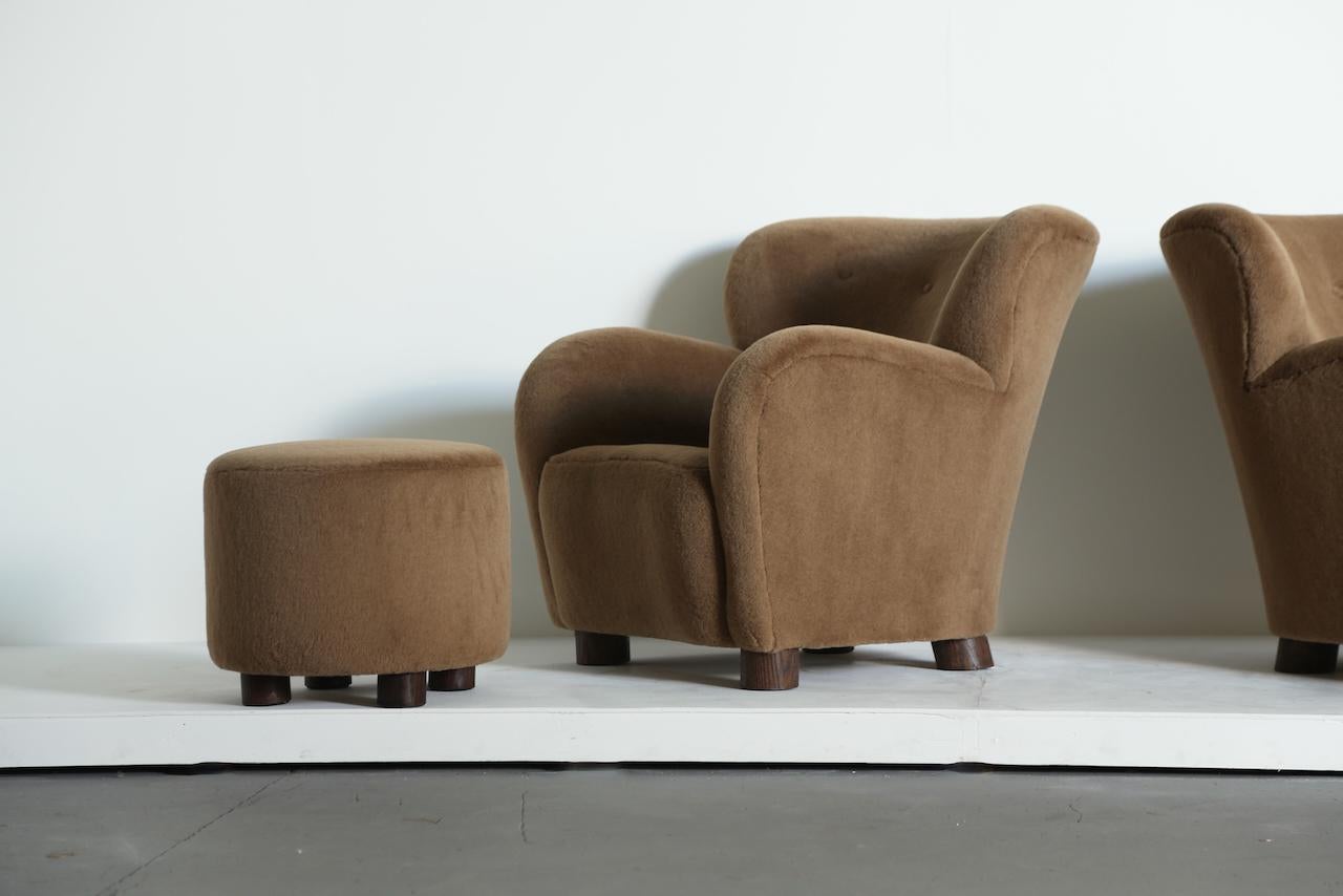 Lounge Chair / Armchair and Ottoman, Upholstered in Pure Alpaca In Good Condition For Sale In LEWES, GB