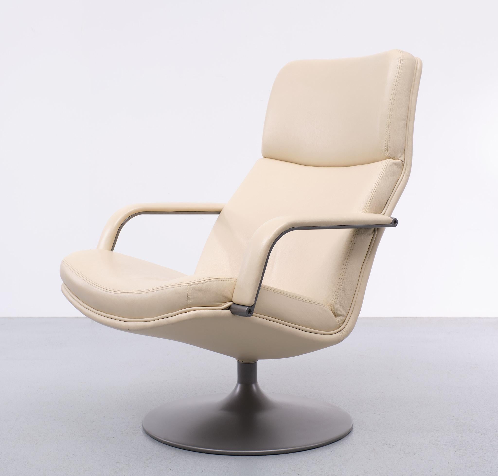 Dutch Lounge Chair Artifort Geoffrey Harcourt 1970s For Sale