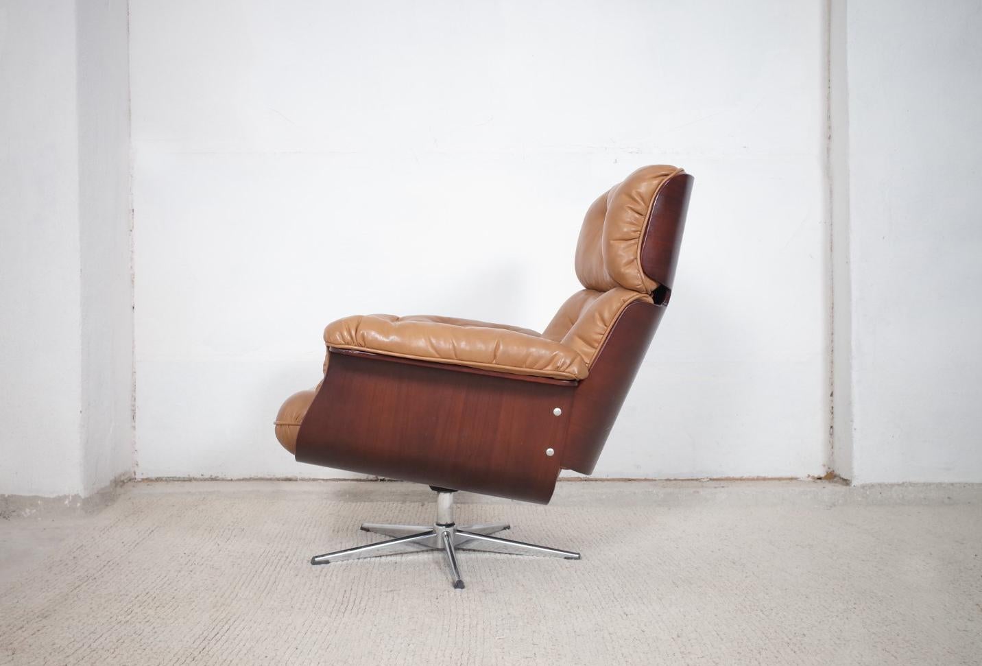 Lounge Chair Attributed to Martin Stoll for Stoll Giroflex, 1960s In Good Condition For Sale In Kumhausen, DE