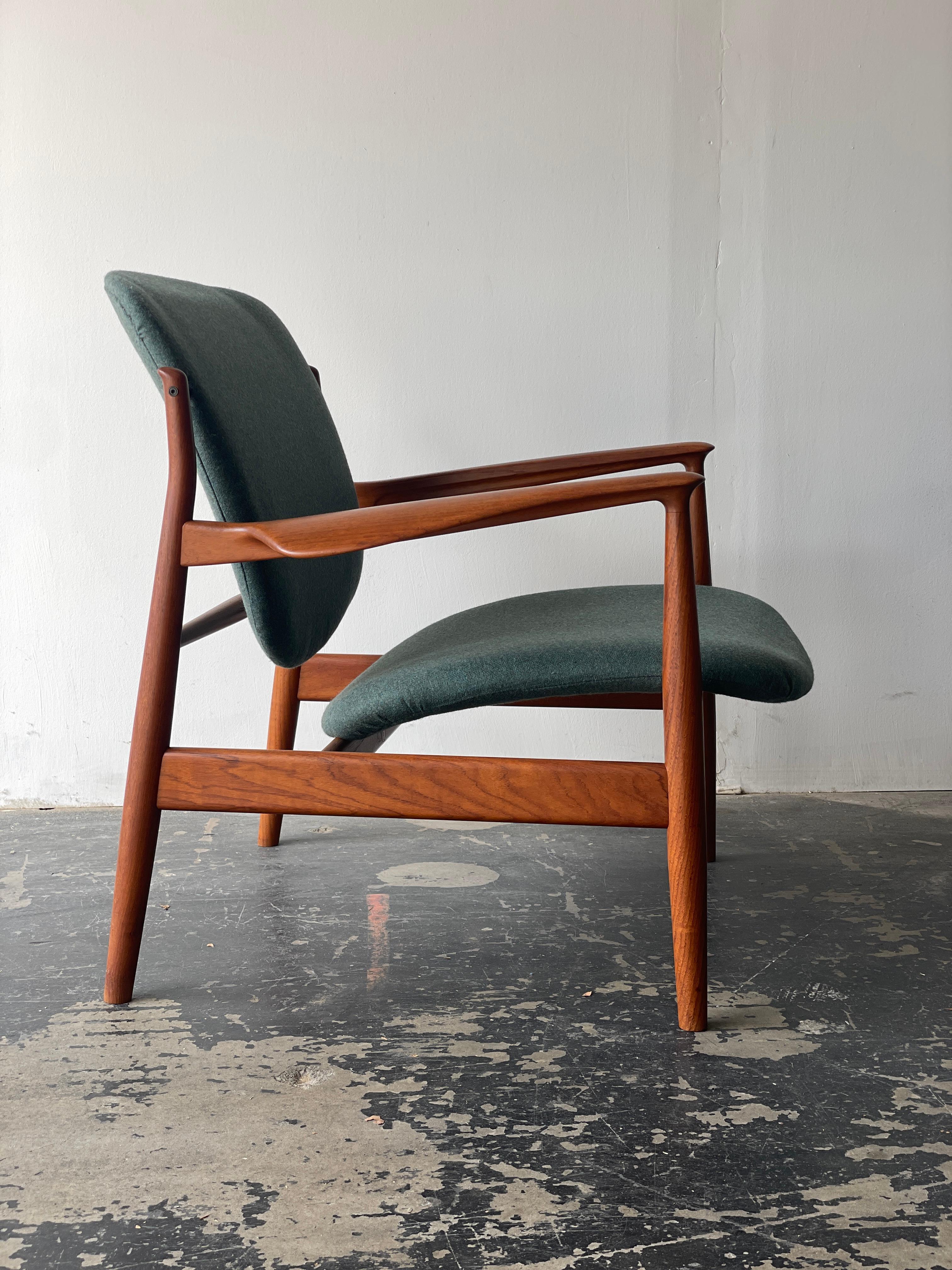 Loungesessel bu Finn Juhl, Modell 136, Loungesessel für France & Son (Mitte des 20. Jahrhunderts) im Angebot