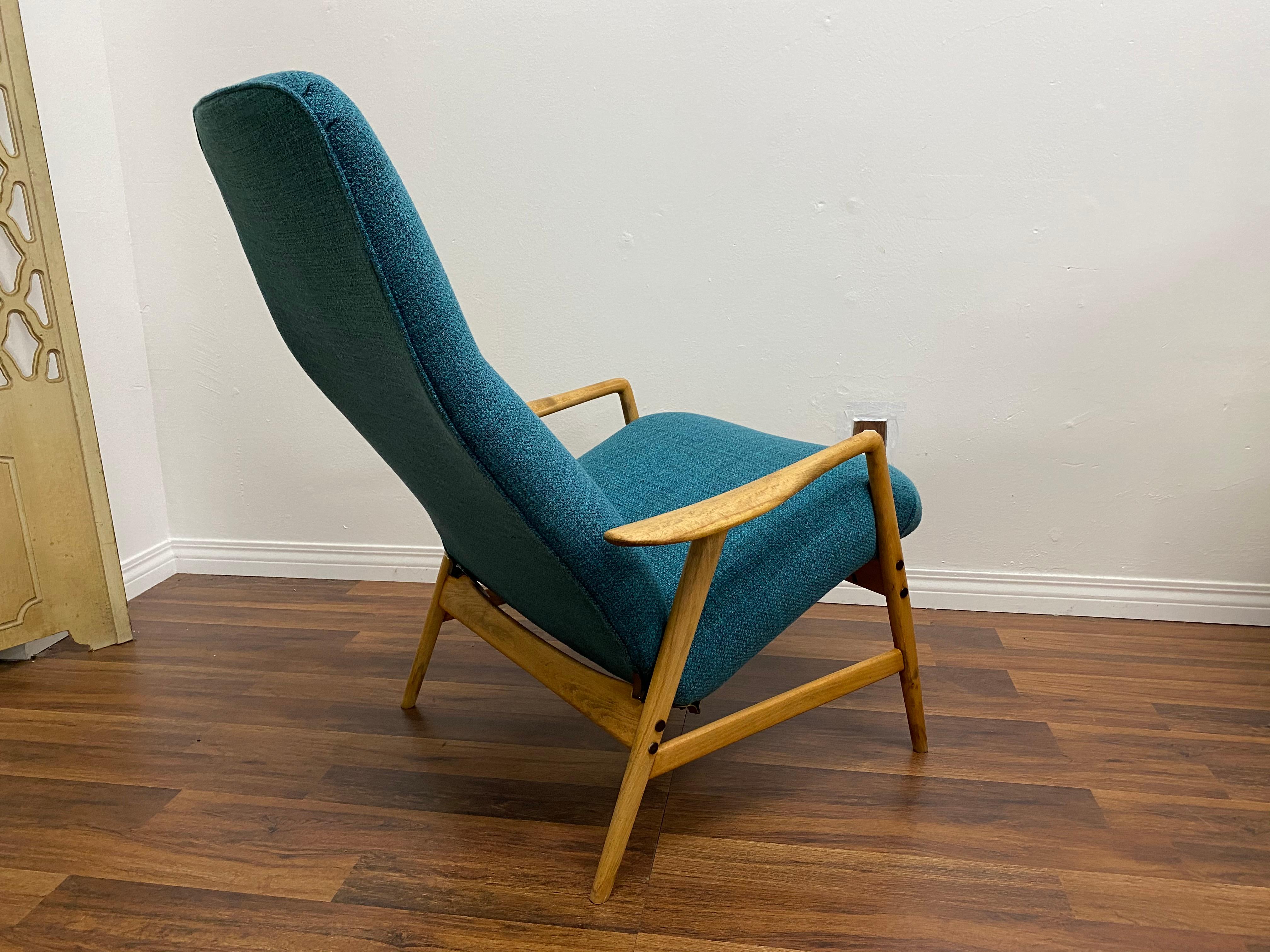 Lounge Chair by Alf Svensson for DUX In Good Condition For Sale In Los Angeles, CA