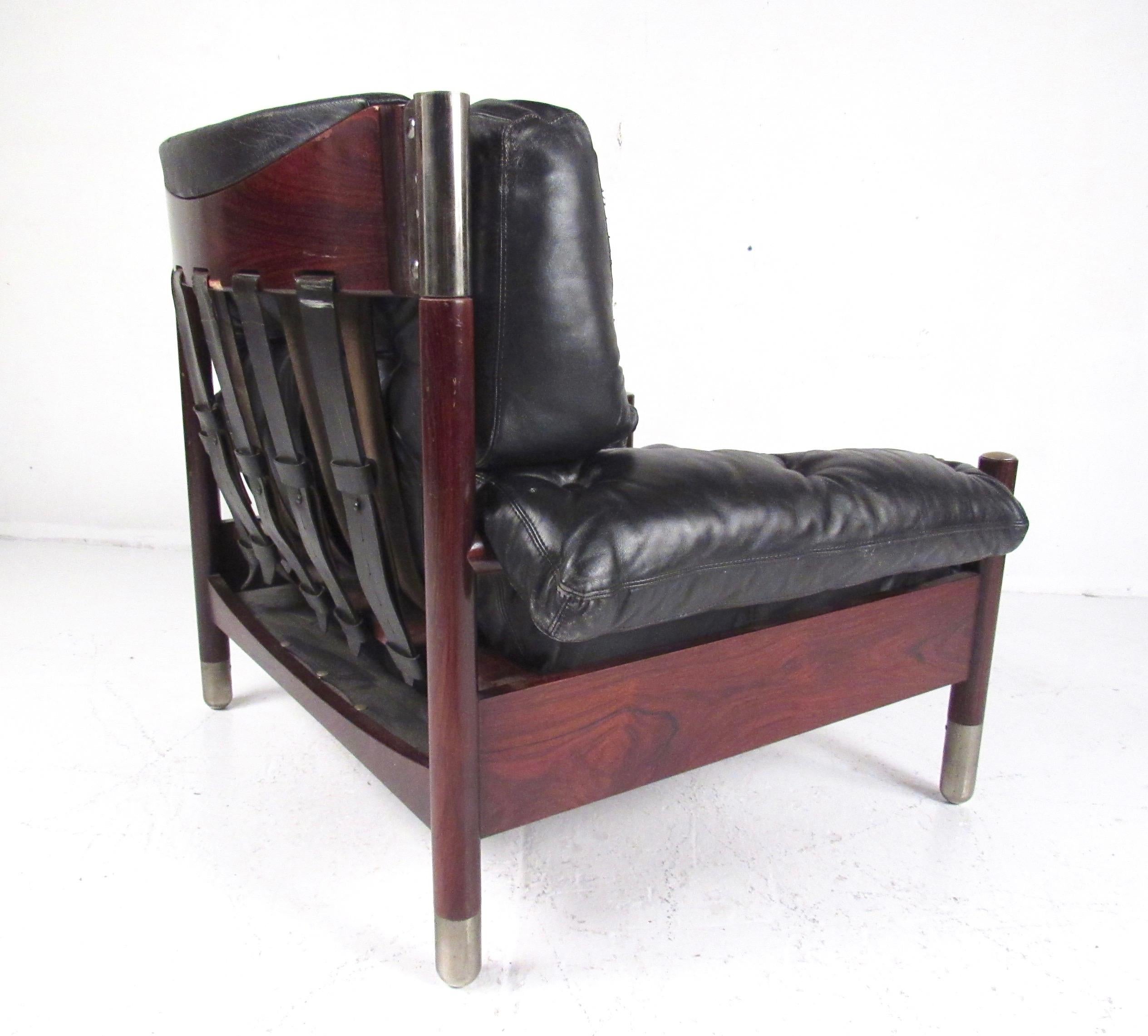 Mid-20th Century Lounge Chair by Carlo de Carli for Sormani For Sale