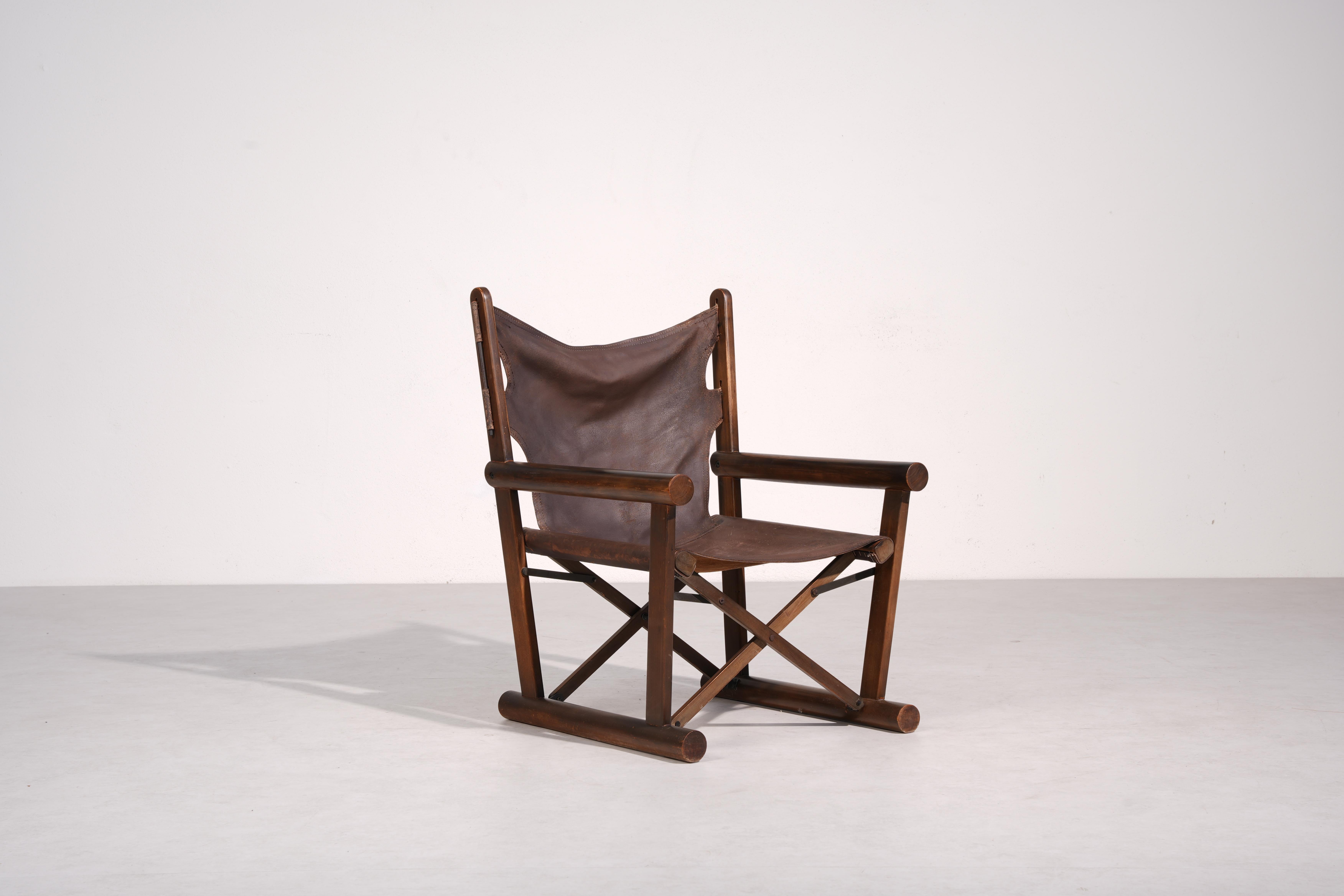 PL22 folding chair, designed by Carlo Hauner & Martin Eisler for OCA in 1960s Brazil.
The frame, crafted from solid tropical hardwood, shows a rich patina and light age-related wear, while remaining in very good vintage condition. The seat is