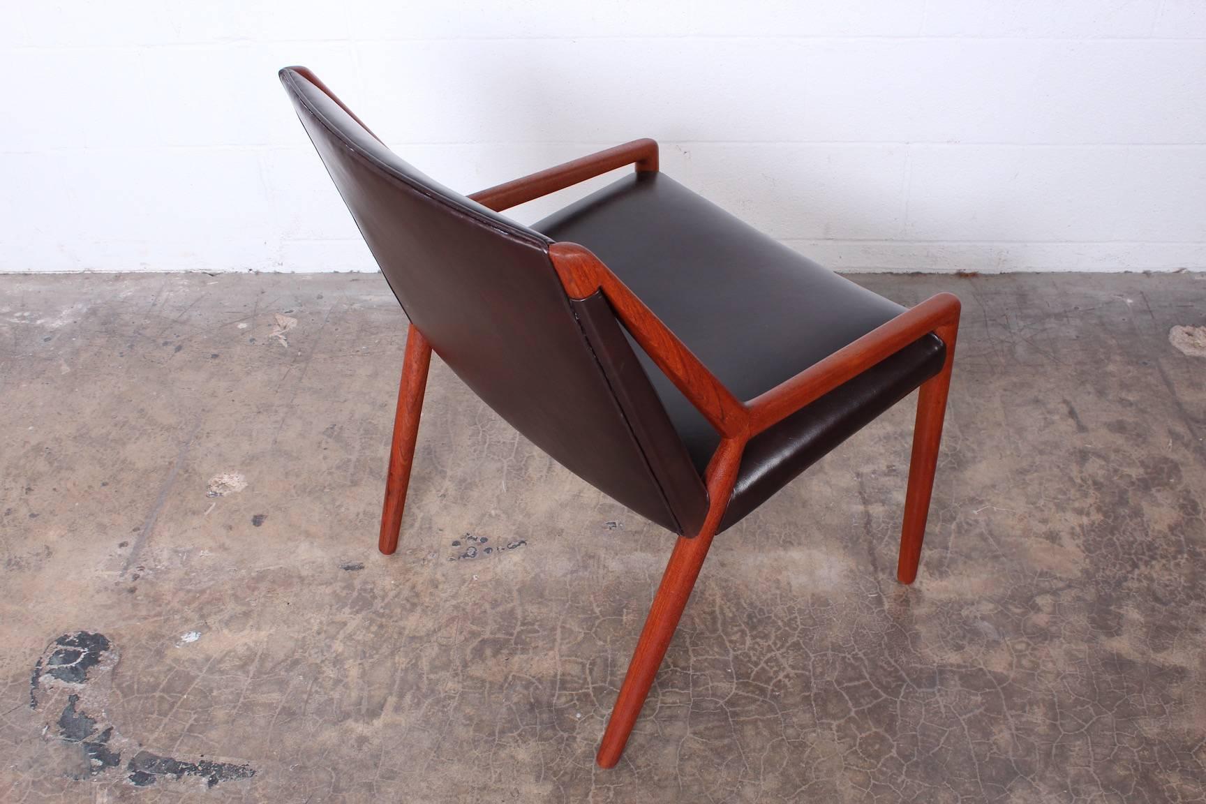 Lounge Chair by Ejner Larsen and Axel Bender Madsen for Willy Beck In Good Condition For Sale In Dallas, TX