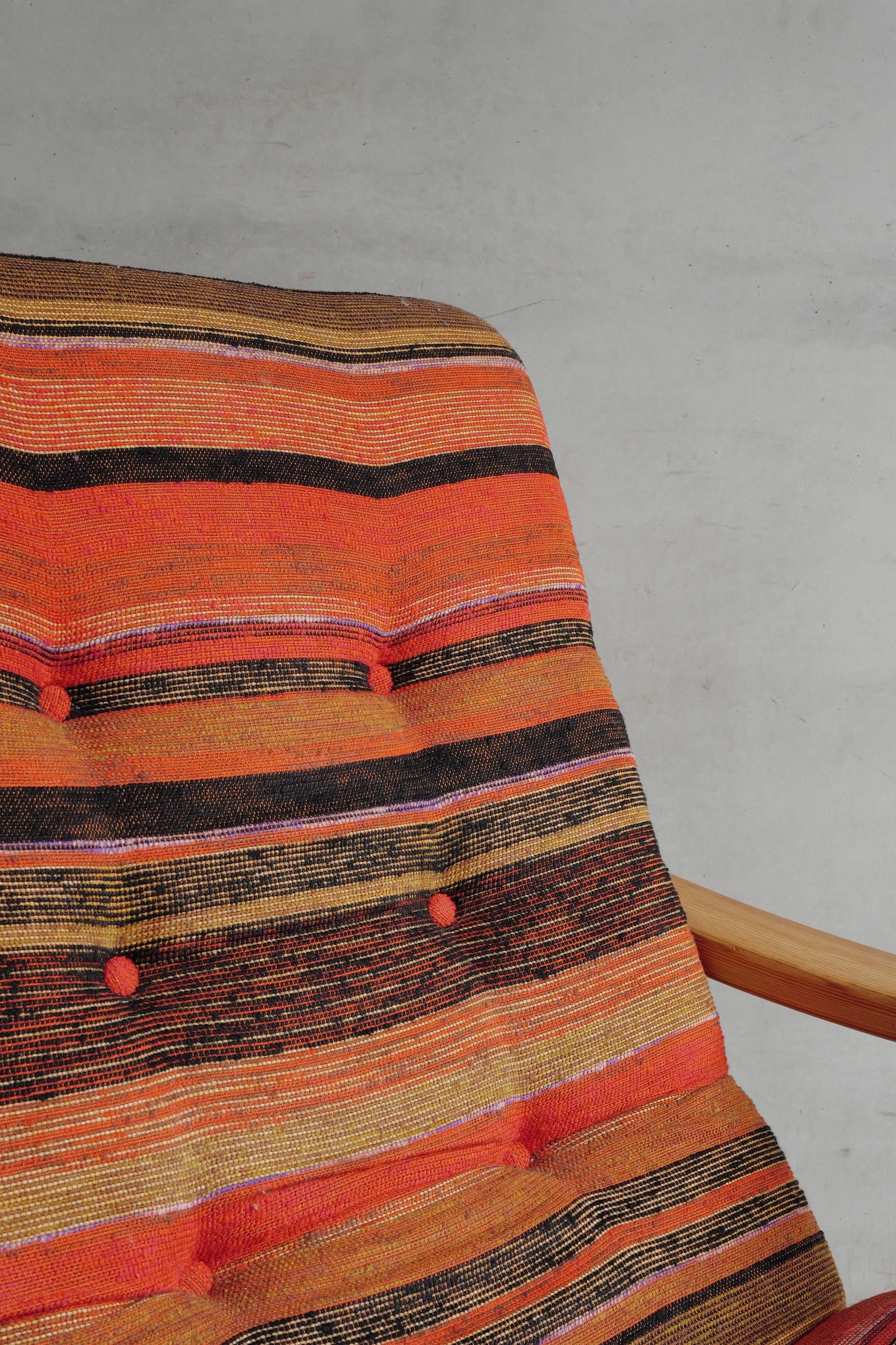 Silla de salón Yngve Ekström - Suecia, Años 60
Un sillón raro y con carácter diseñado por Yngve Ekström, figura clave del modernismo escandinavo. Esta versión en concreto presenta una estructura de madera maciza (probablemente fresno) combinada con