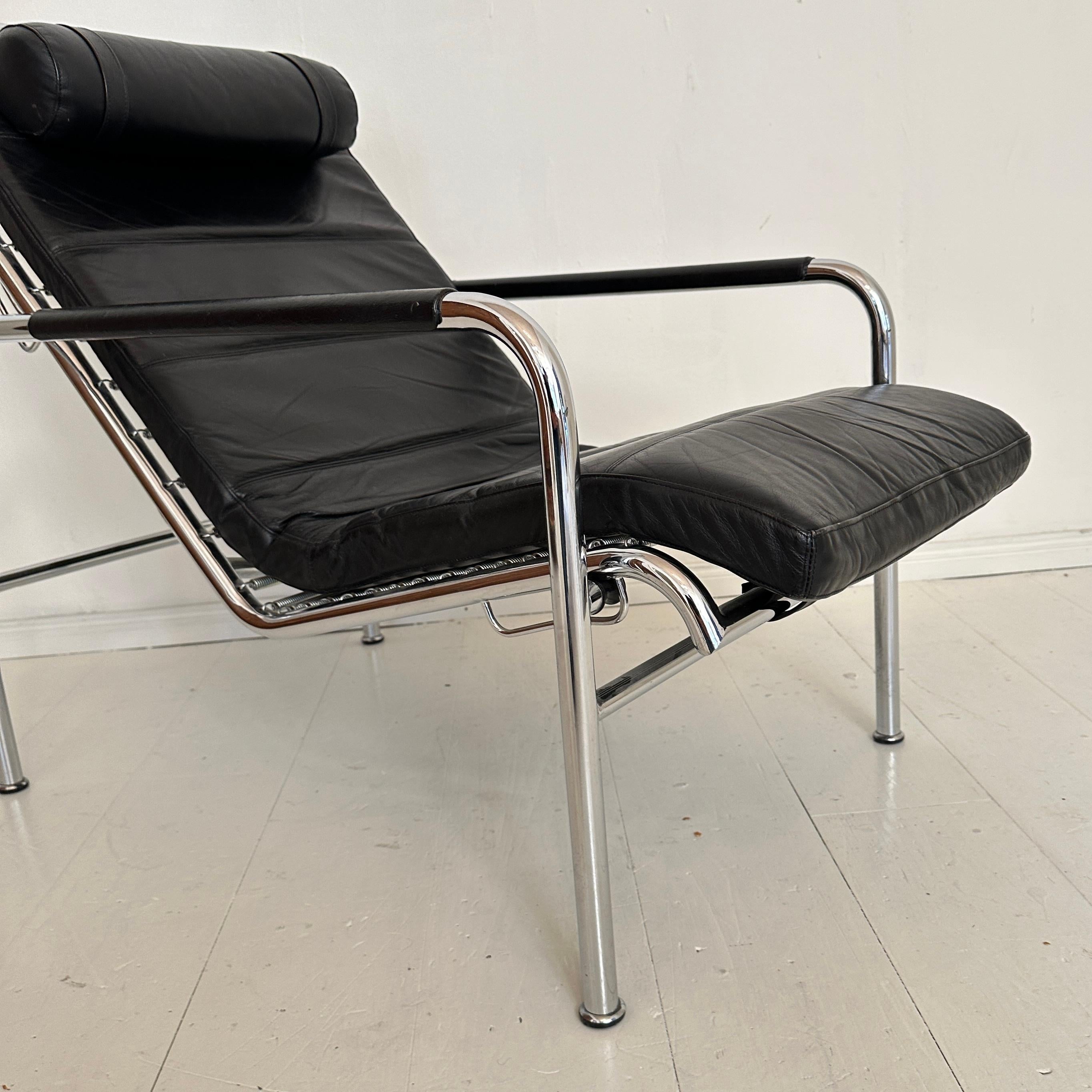 Chaise longue de Gabriele Mucchi pour Zanotta en chrome et cuir noir, années 1980 Bon état à Berlin, DE