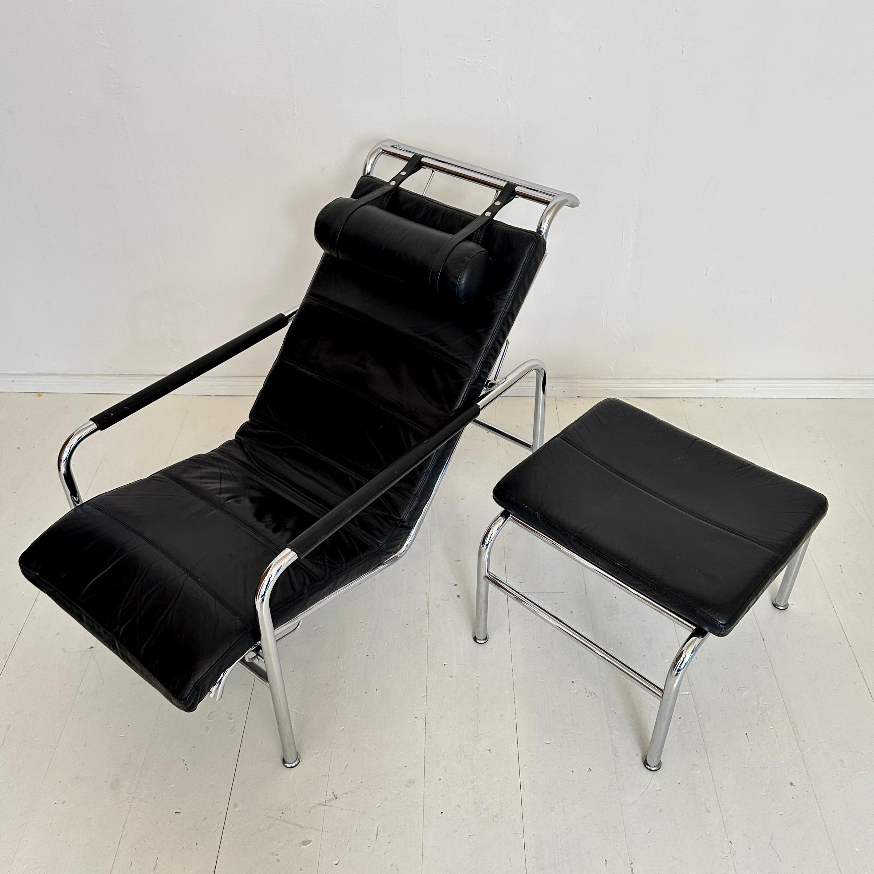 Chaise longue de Gabriele Mucchi pour Zanotta en chrome et cuir noir, années 1980 2