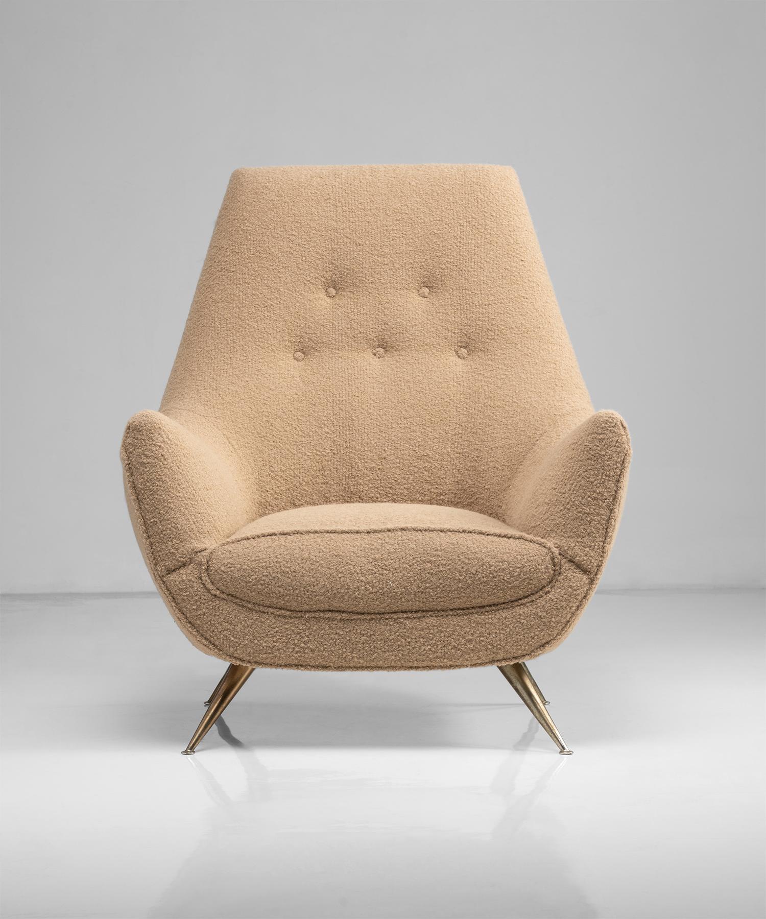 Lounge chair by Henry P. Glass

America Circa 1955

Modern button back armchair newly upholstered in Alpaca Boucle fabric by Rosemary Hallgarten.

Measures: 34.5” W x 29” D x 41.5” H x 14.5”seat.